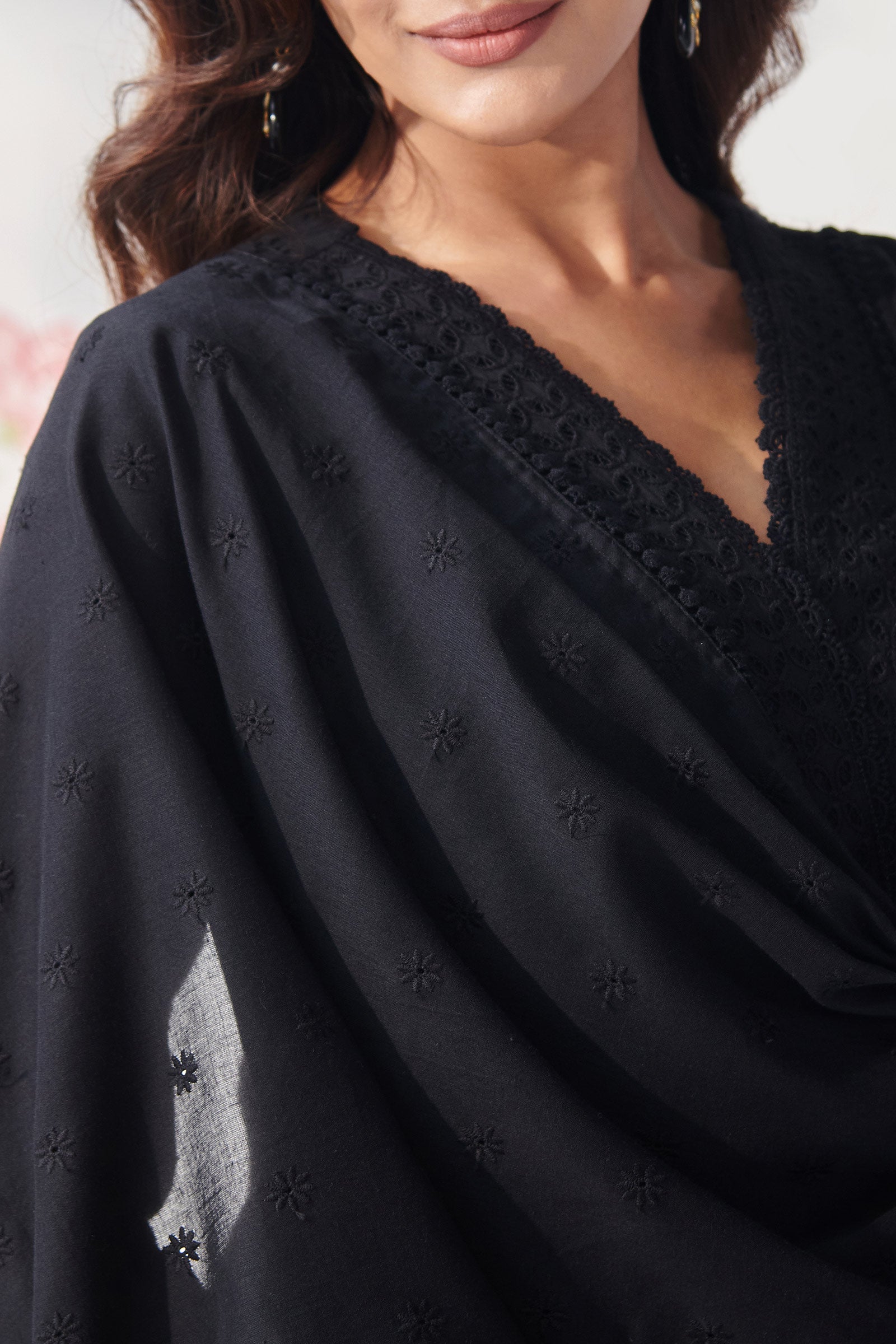 Surplus: Mumtaz Gulbano Black Dupatta