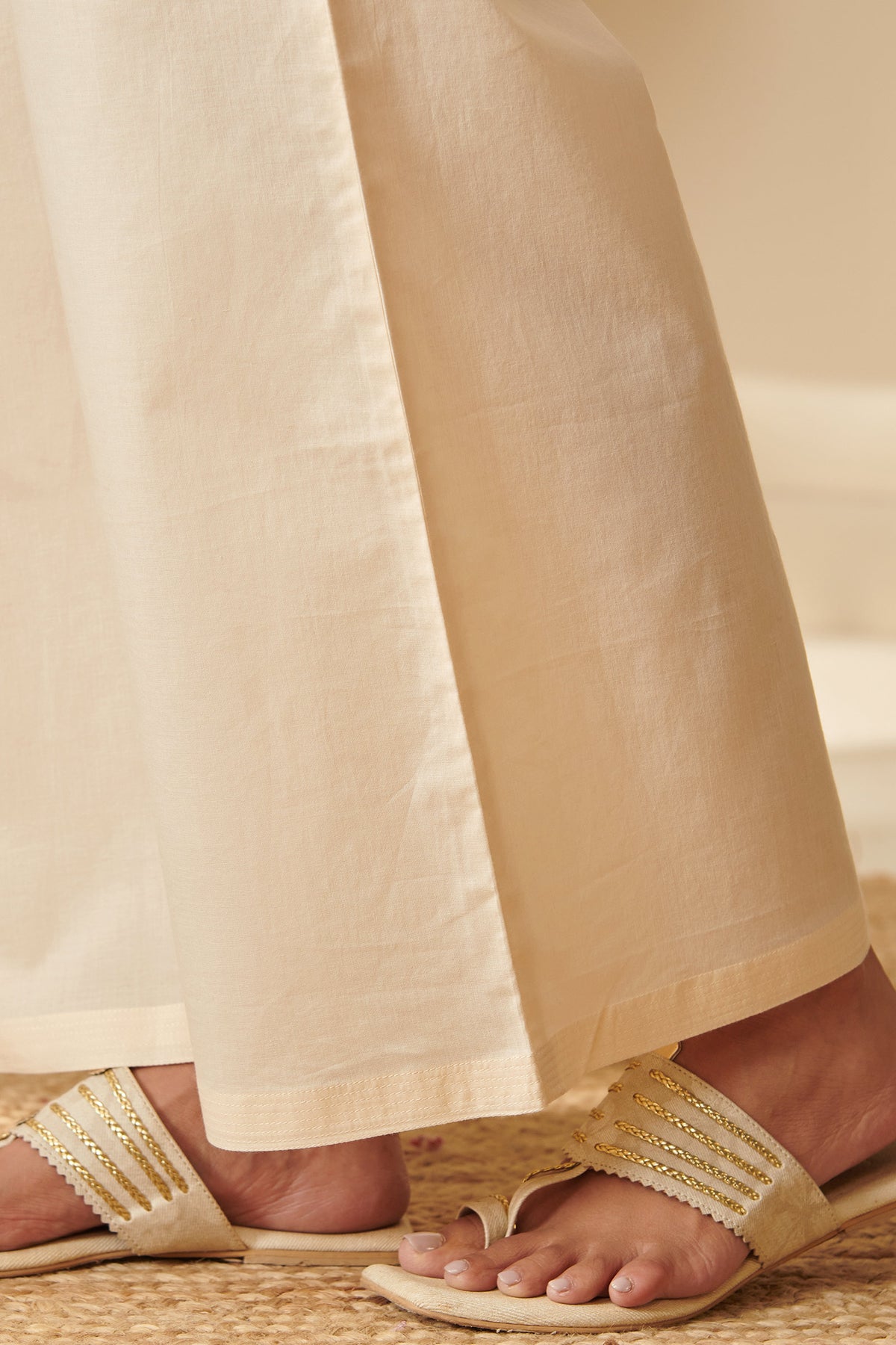 Roza Meher Off White Farsi