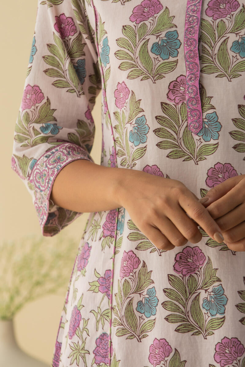 Gulbarg Fareena Kurta