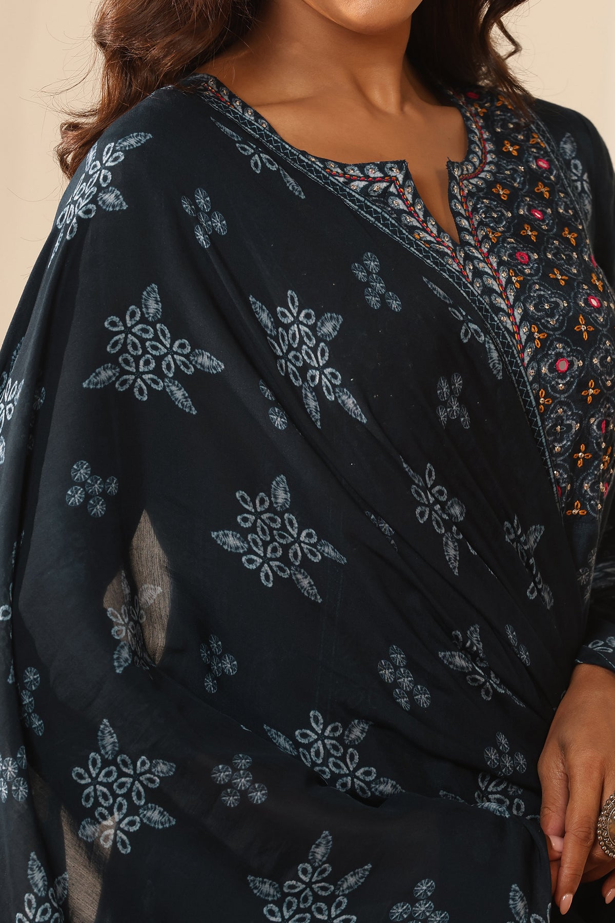 Surplus: Rangrez Kainat Dupatta