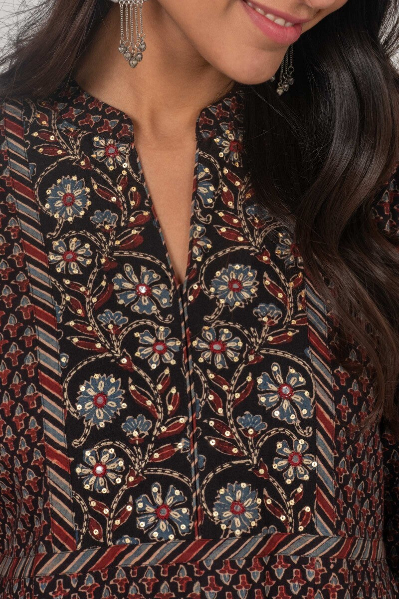 Sehra Mirza Ajrak Kurta