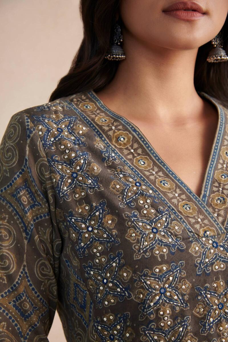 Sehra Maya Ajrak Kurta