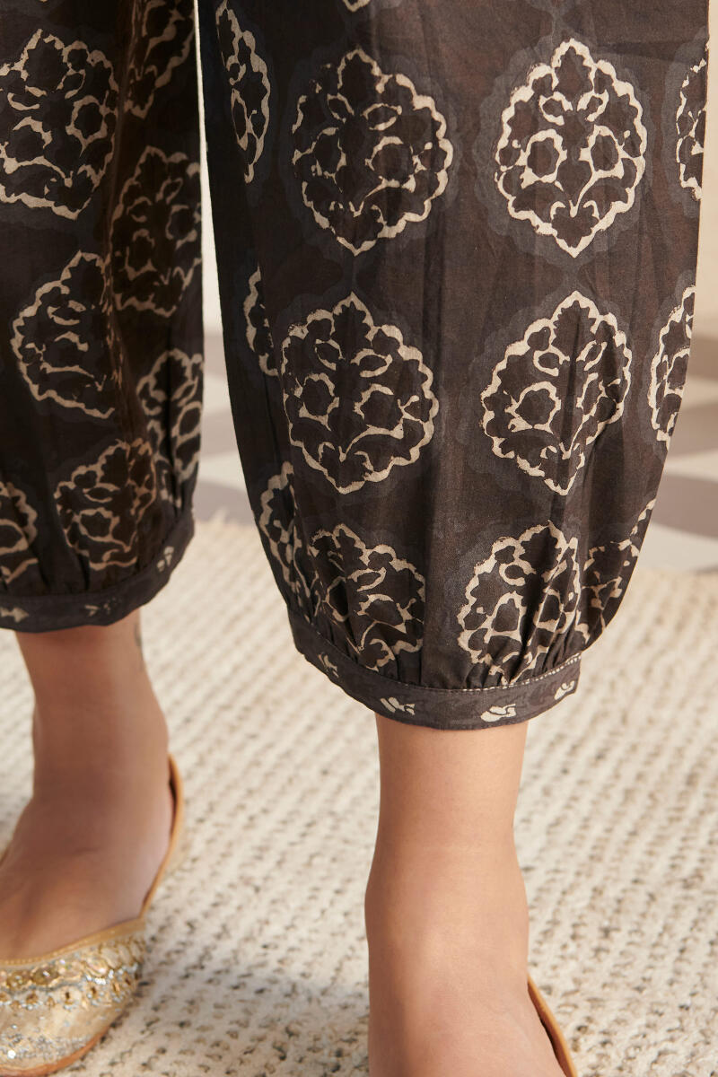 Sehra Rumani Akola Izhaar Pants