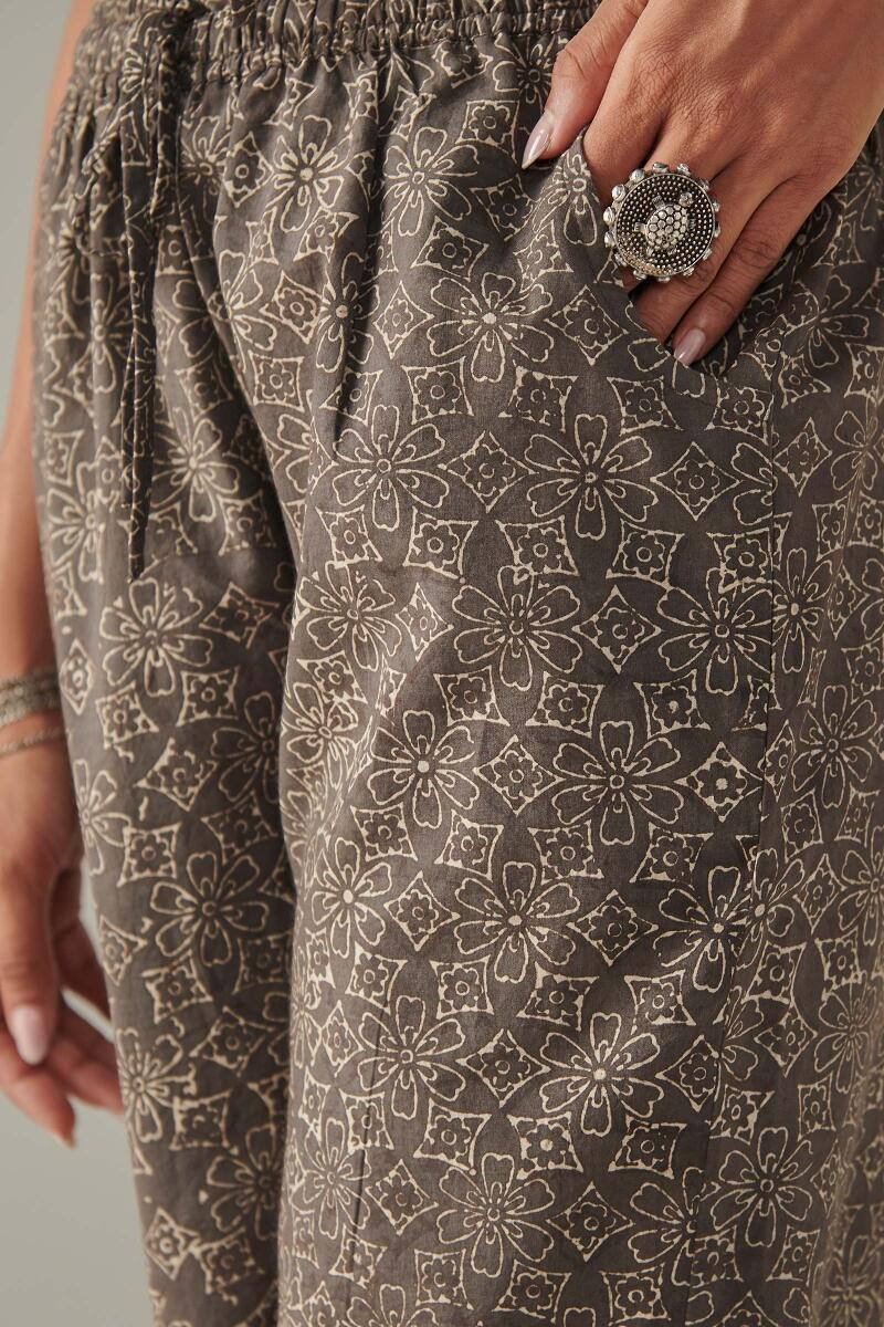 Sehra Zaira Akola Farsi