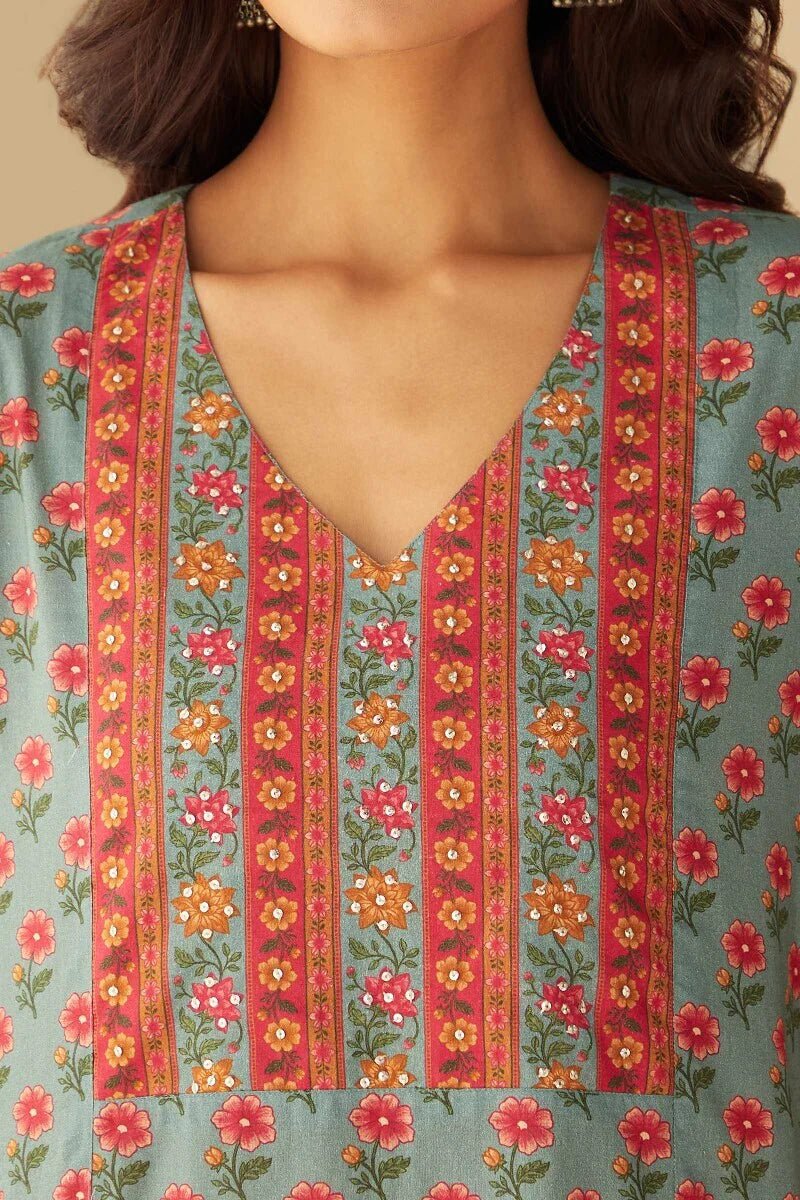 Mahnoor Zafina Kurta