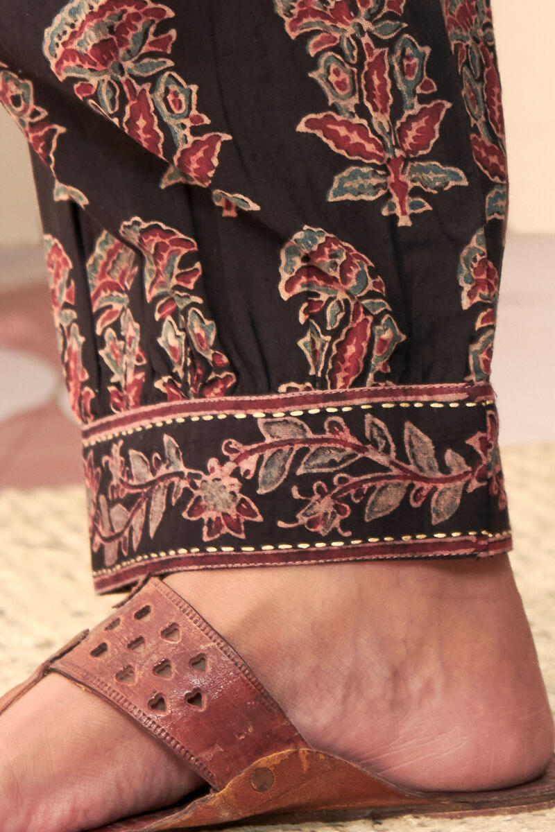Sehra Gauhar Ajrak Izhaar Pants