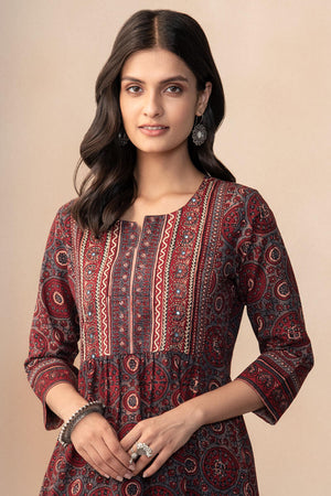 Sehra Nizam Ajrak Kurta