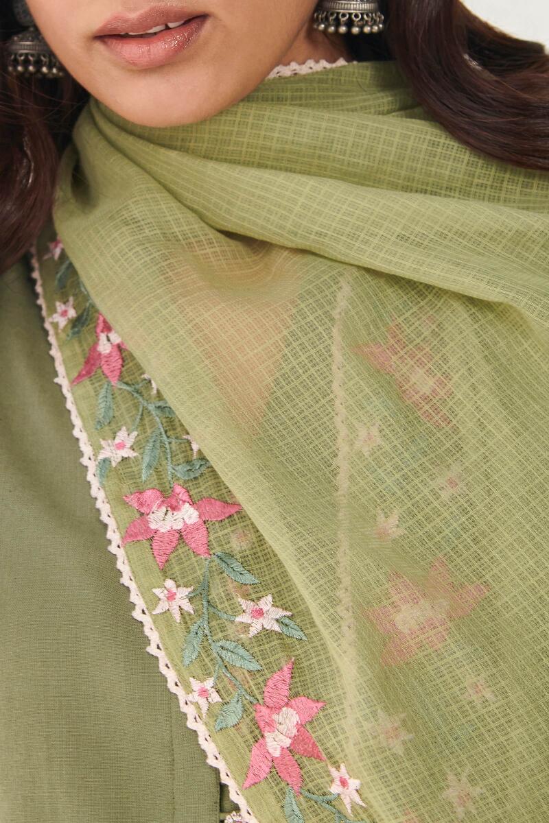 Nasrine Farah Kota Dupatta