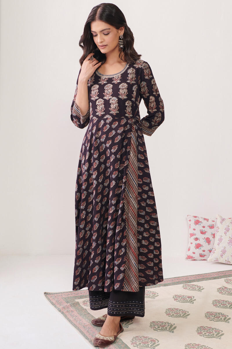 Sehra Tazmeen Ajrak Kurta