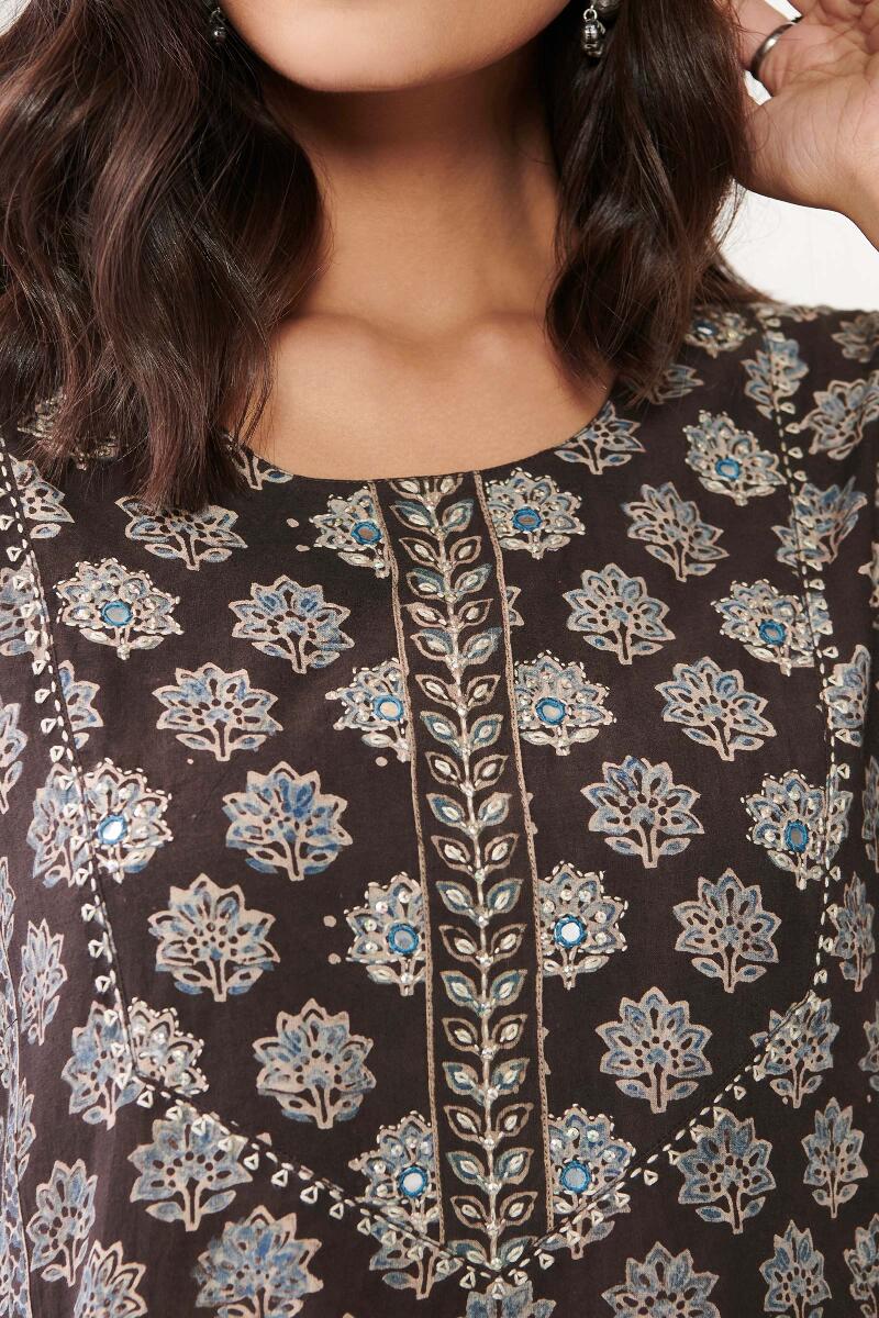 Sehra Inyat Ajrak Top