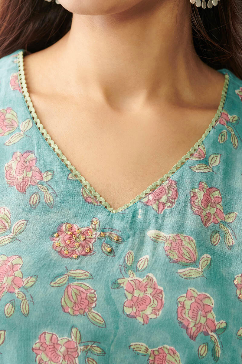 Gulbarg Zubeda Kurta