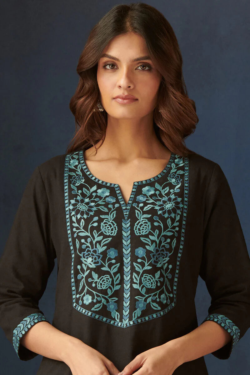 Surplus: Roza Seerat Black Kurta