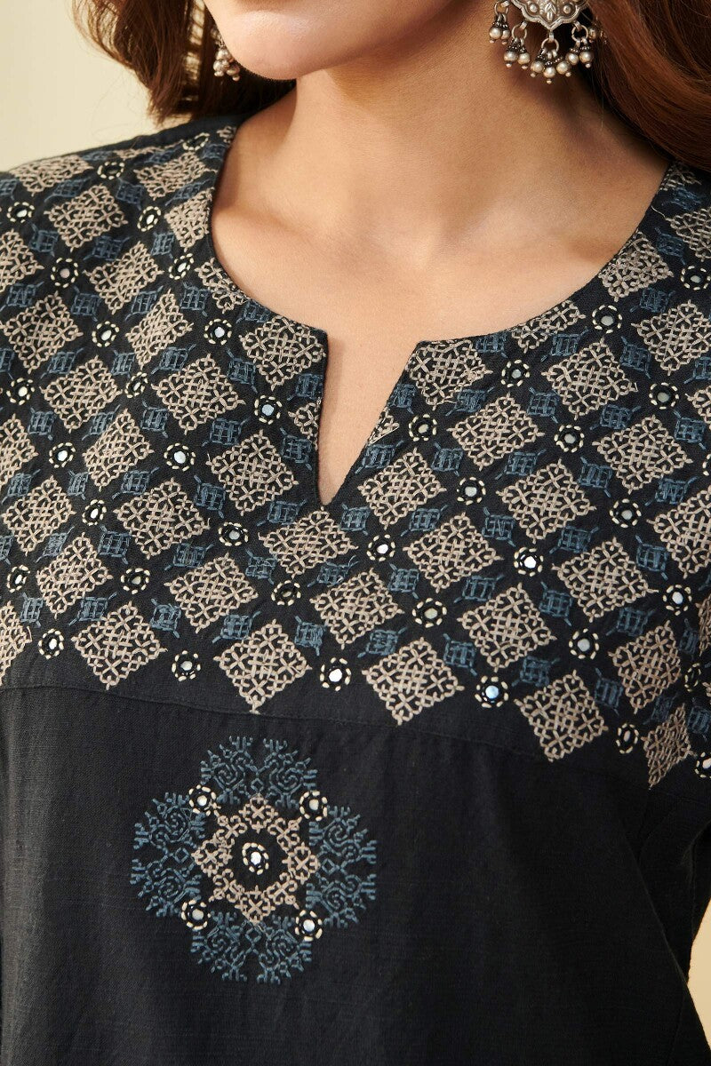 Naadirah Zeenat Handloom Kurta