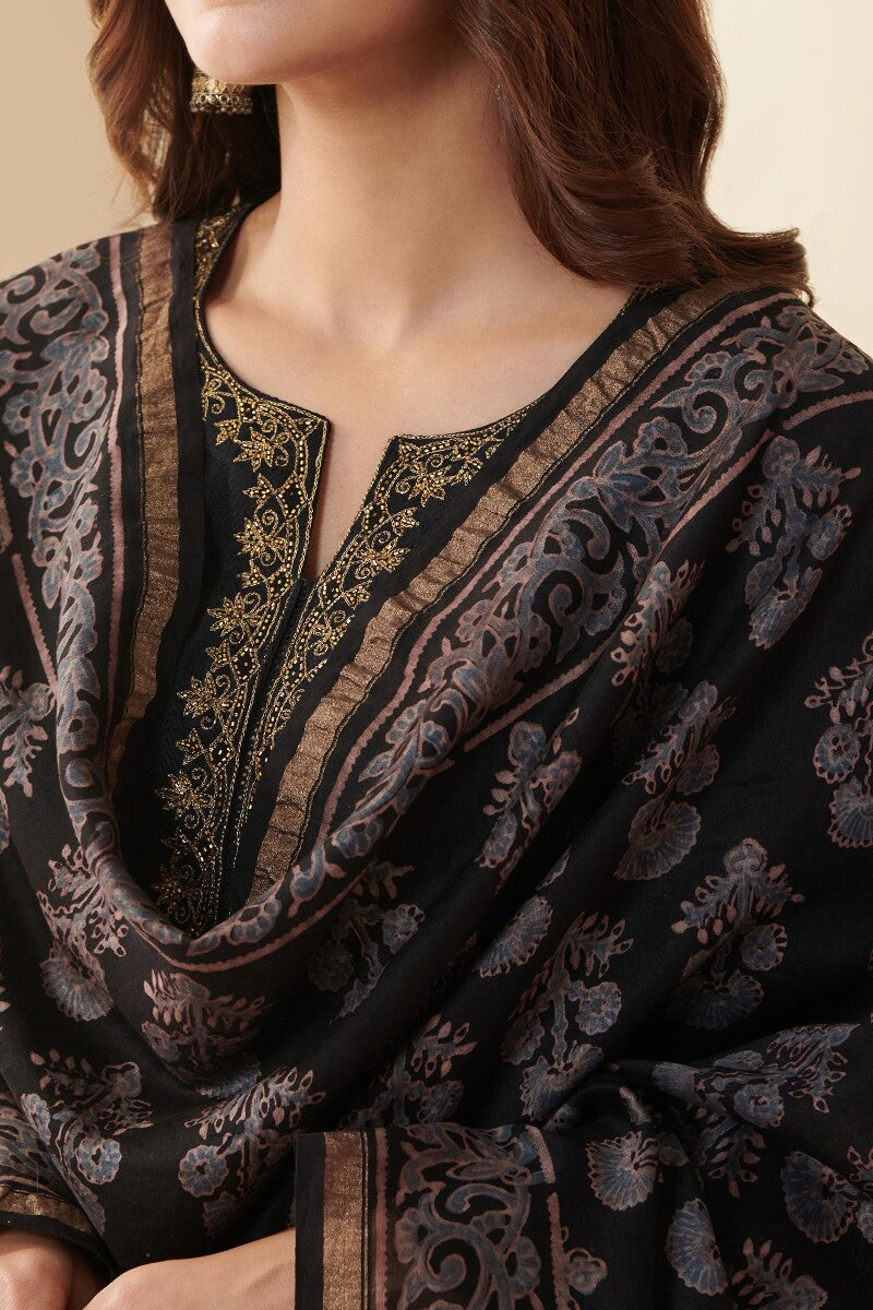 Naadirah Tazmeen Ajrak Chanderi Dupatta
