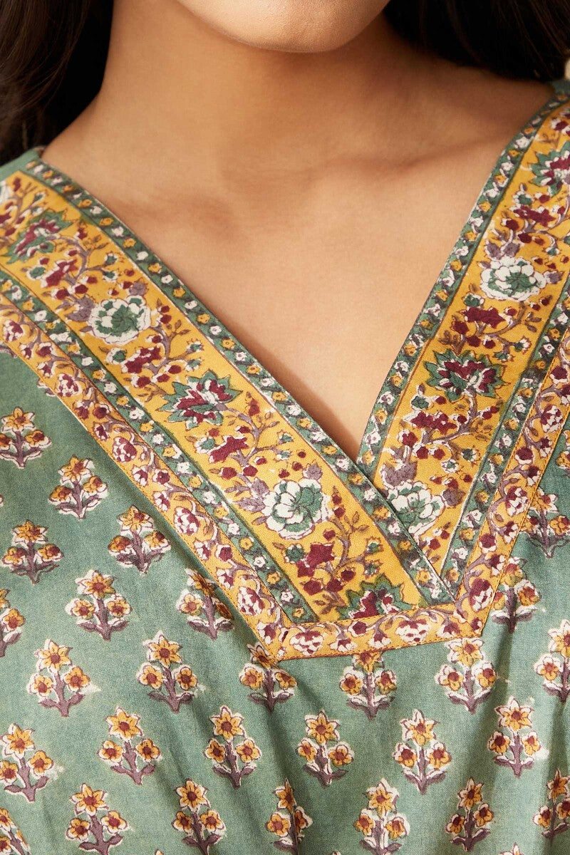 Gauhar Farhat Sanganeri Kaftan