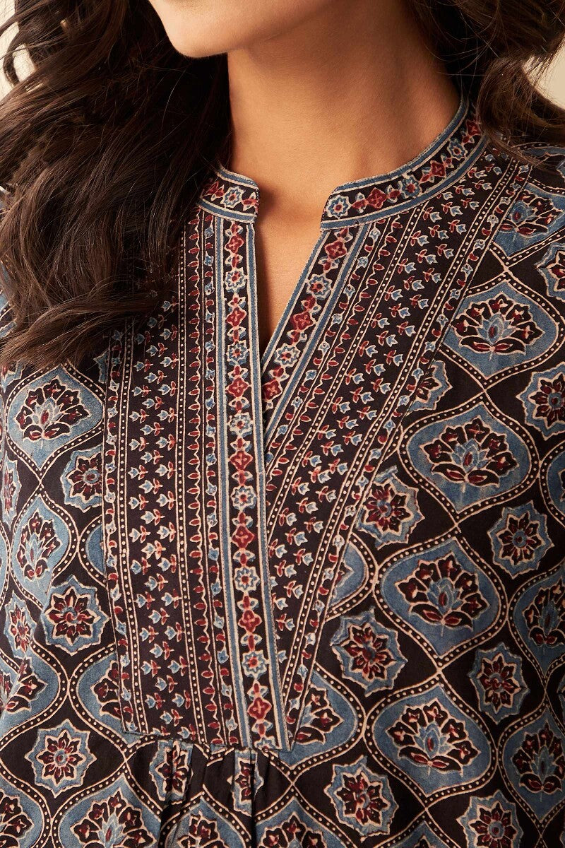 Sehra Nahid Ajrak Top