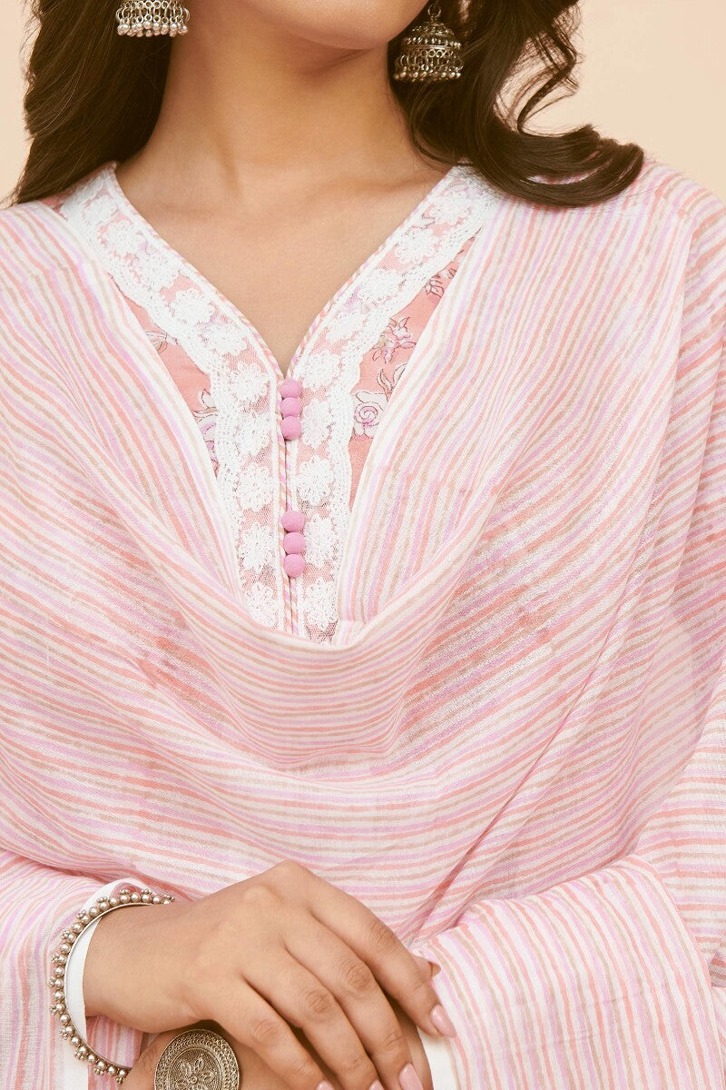 Nusrat Jahan Nafees Dupatta