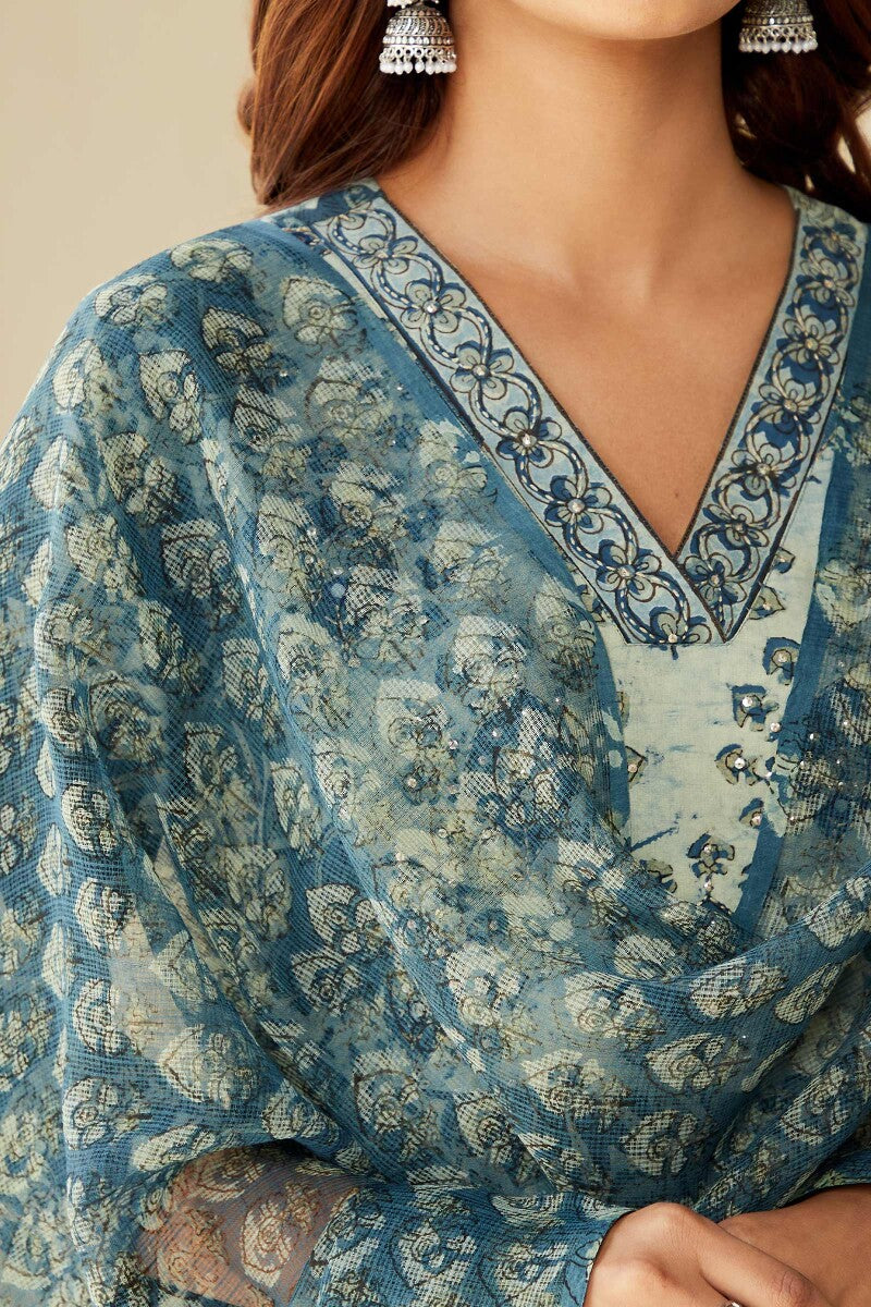 Sehra Rehmat Akola Dupatta