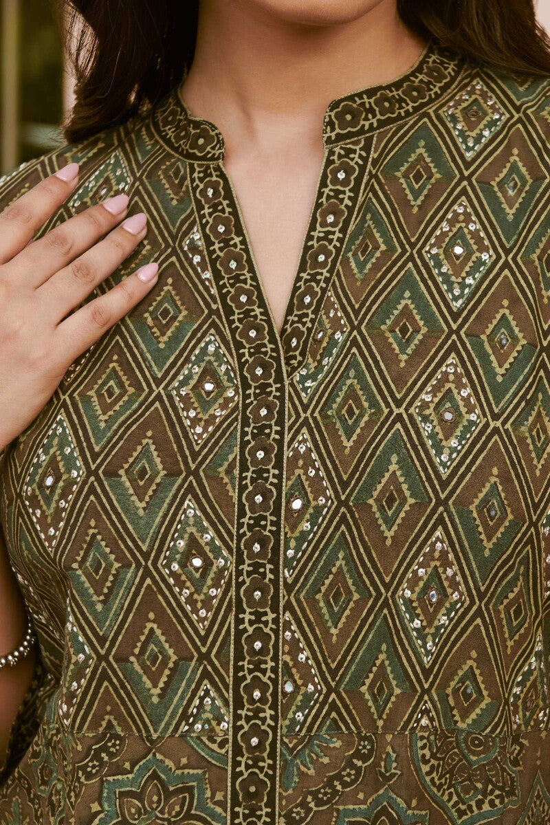 Mahroush Jia Ajrak Kurta
