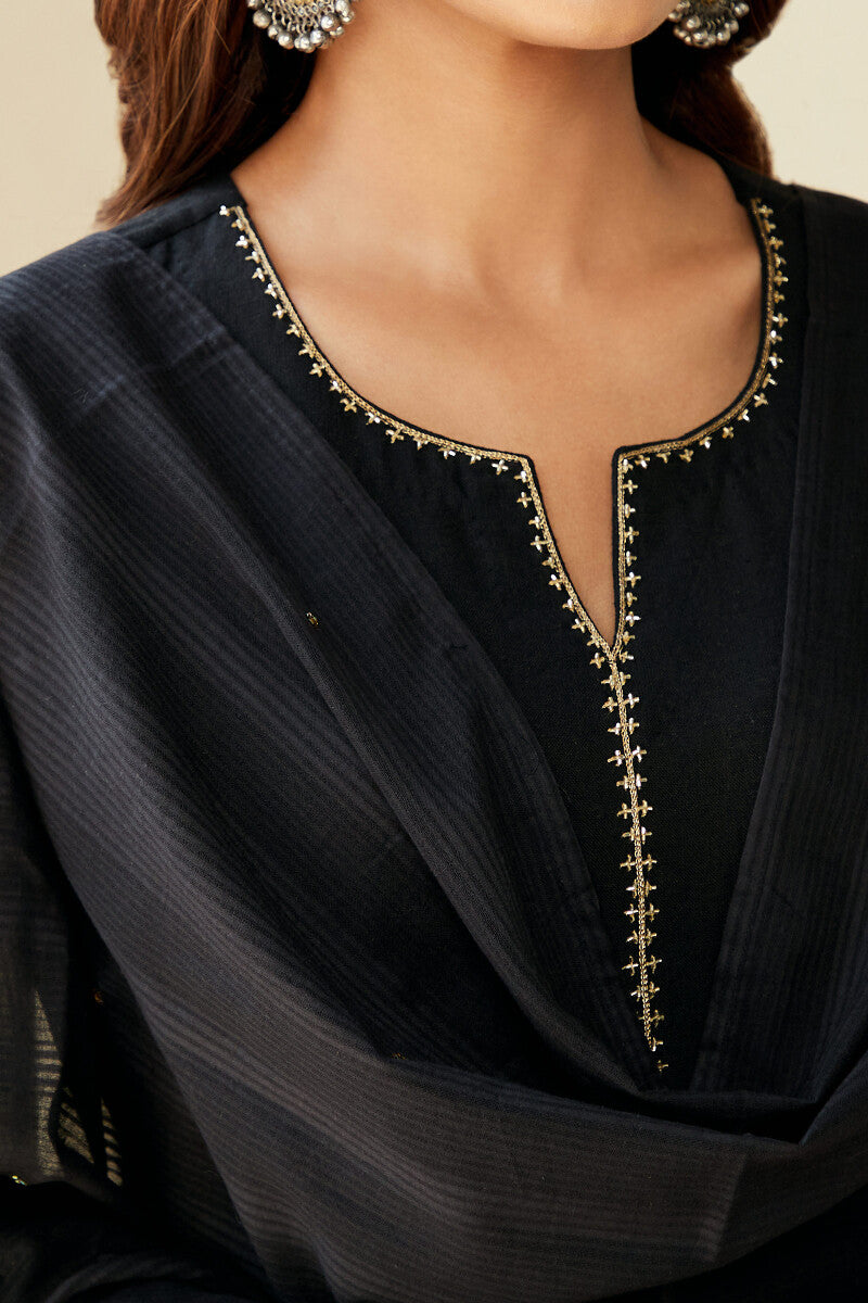 Mirza Raisa Dupatta
