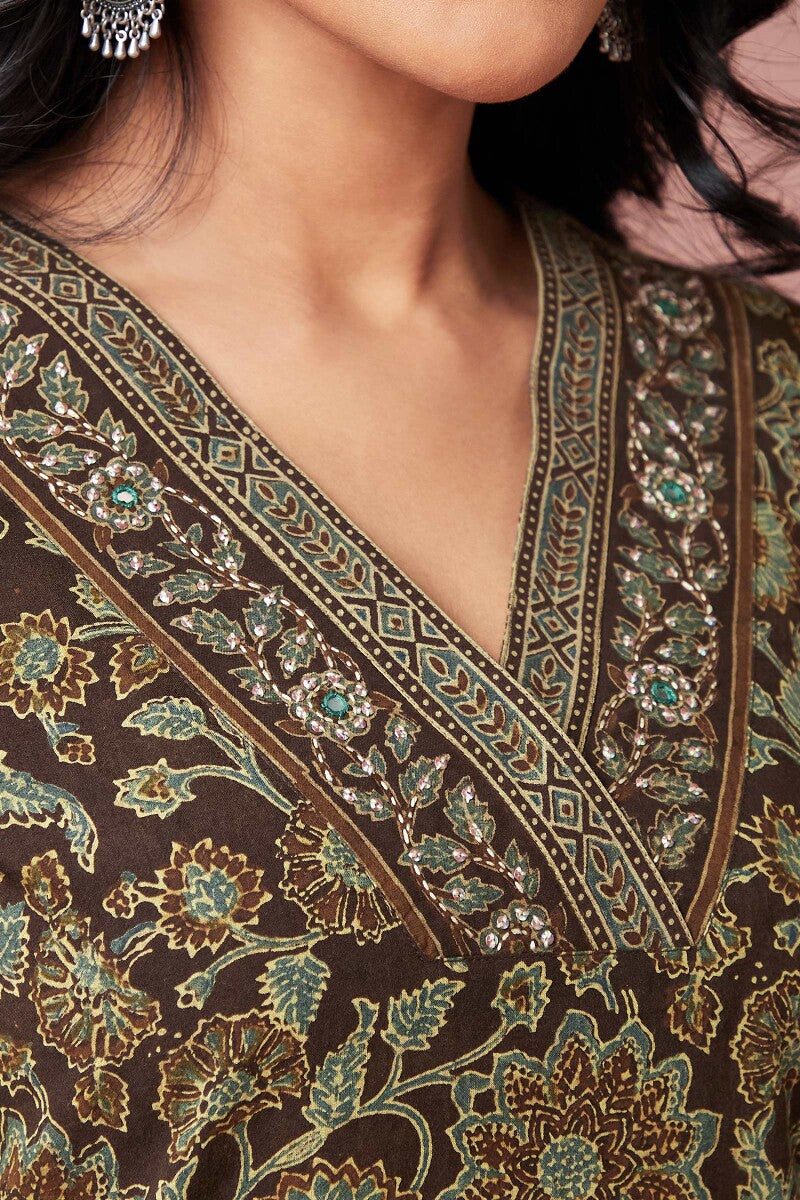 Sehra Shirin Ajrak Kurta