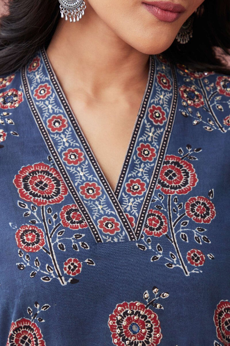 Sehra Zafina Ajrak Kurta