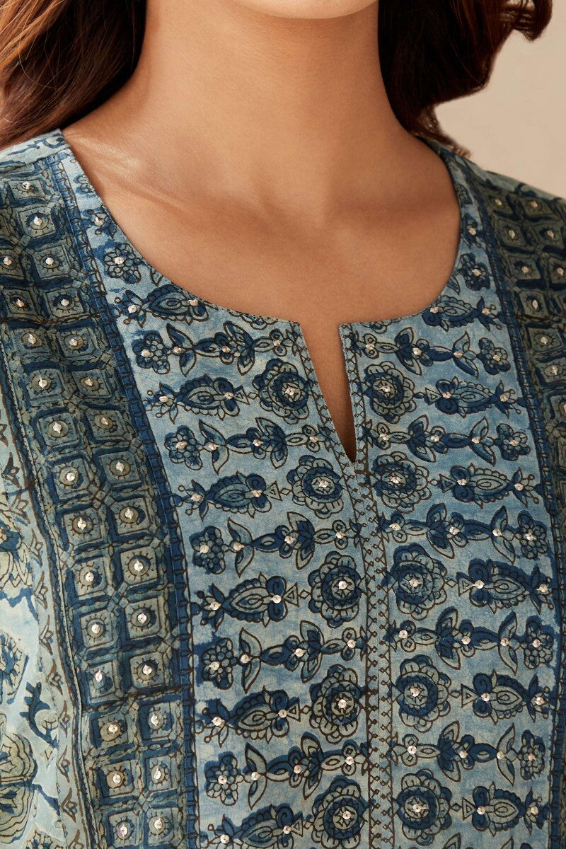 Sehra Nagma Akola Kurta