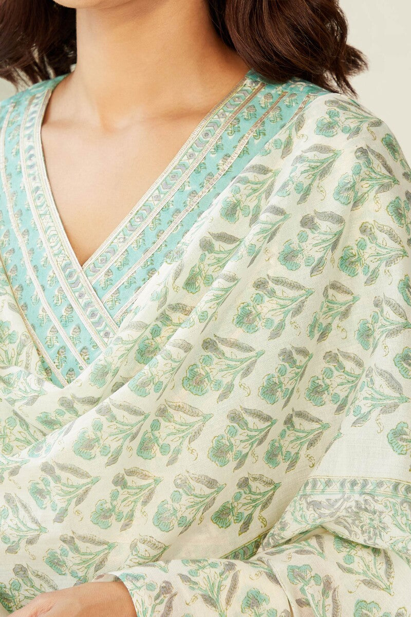 Nusrat Jahan Heer Dupatta