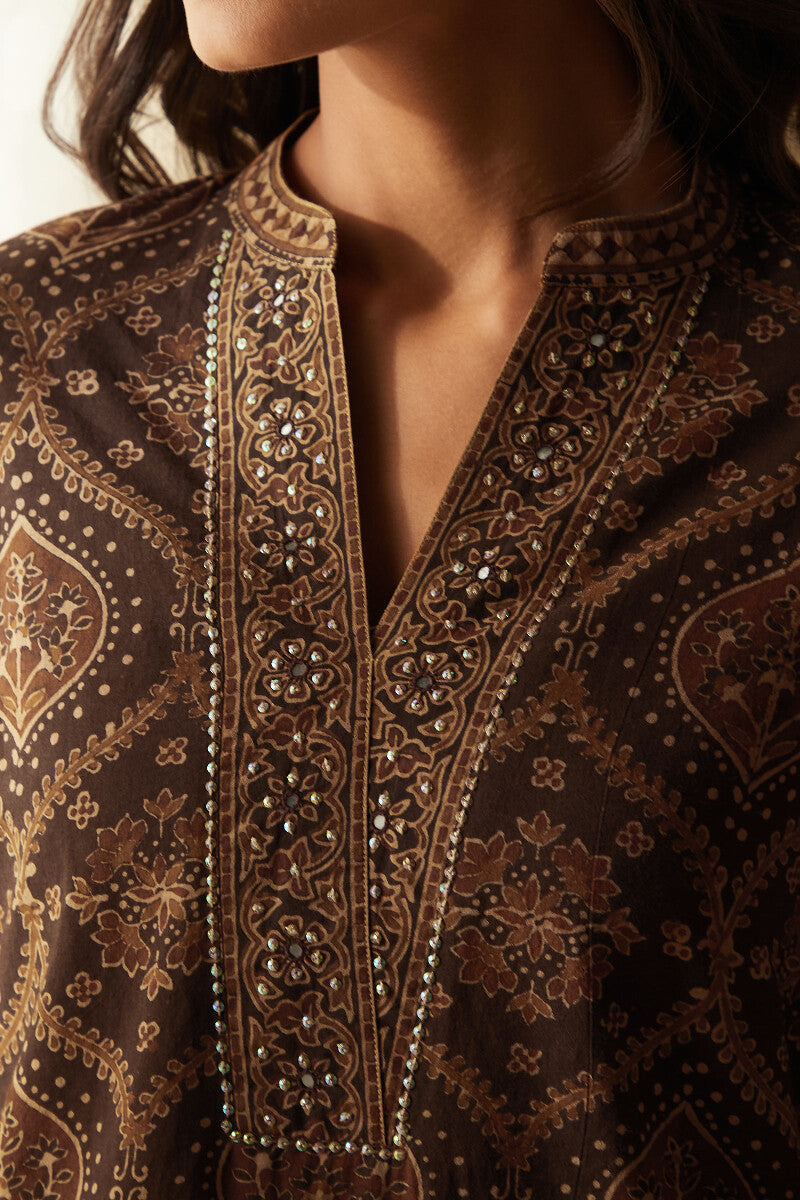 Sehra Yasmine Ajrak Kurta