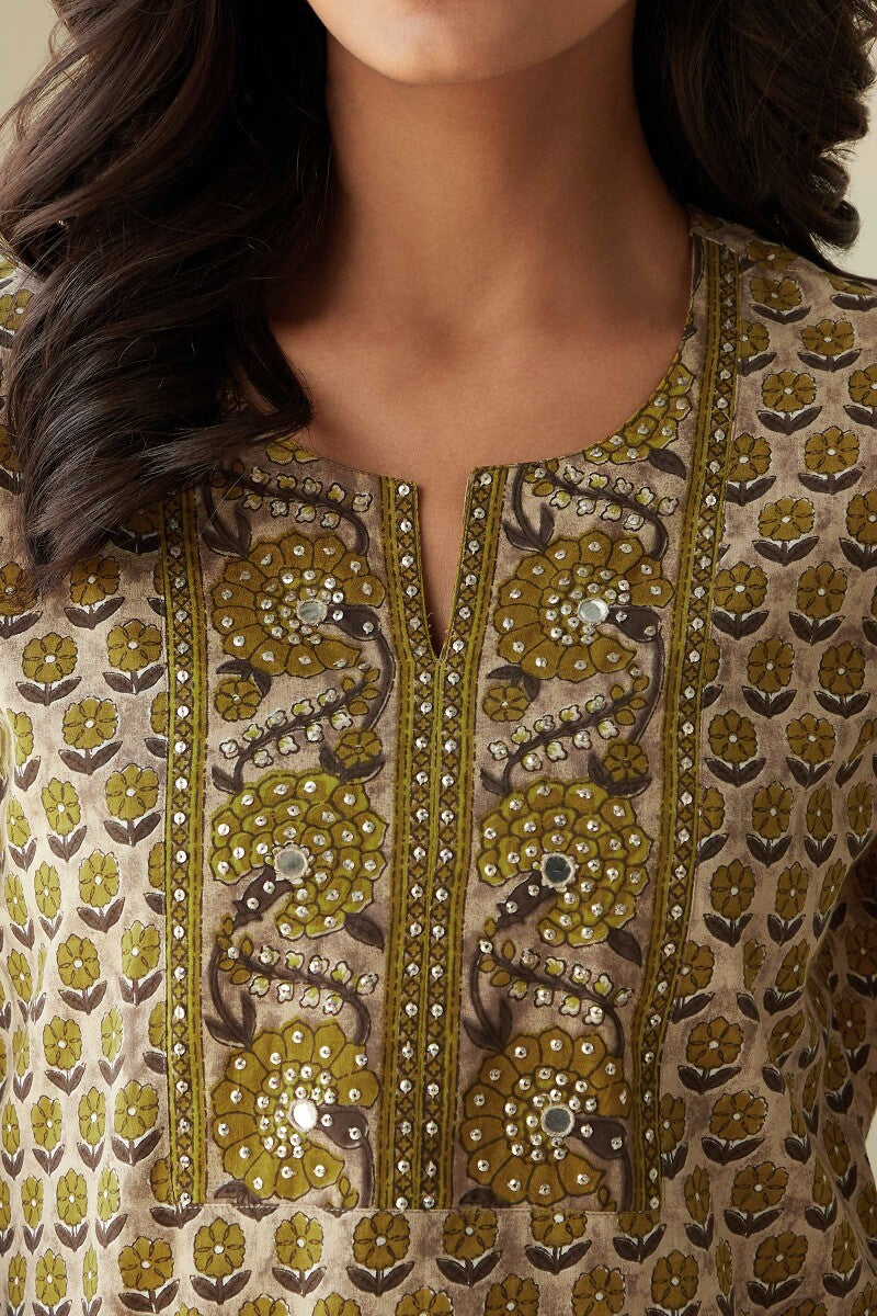 Gauhar Maira Bagru Top