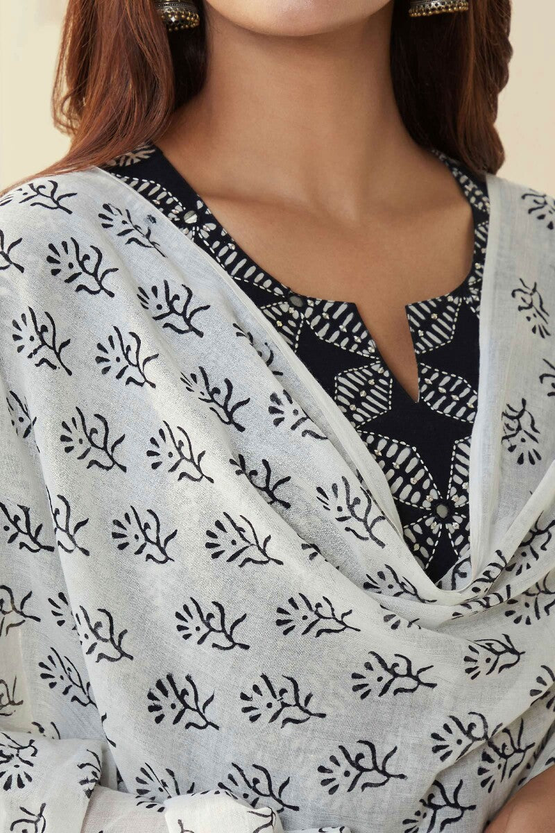 Mirza Ameera Dupatta