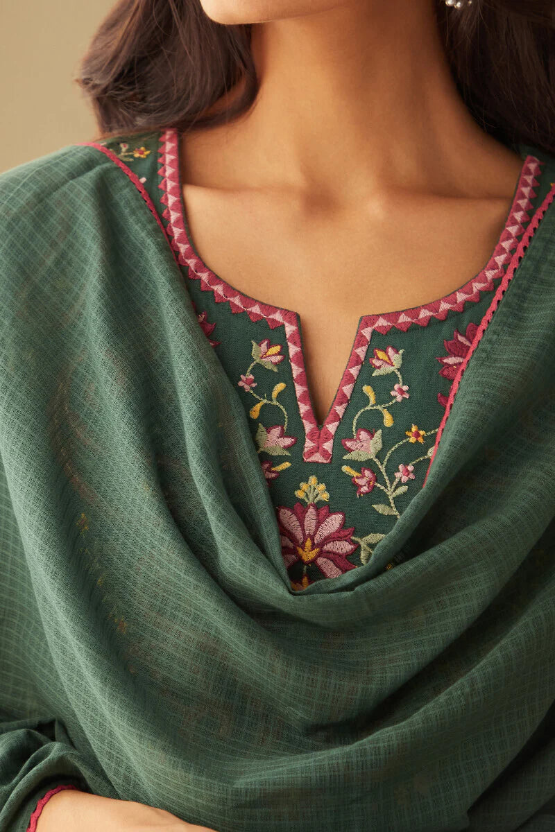 Roza Nusrat Dupatta