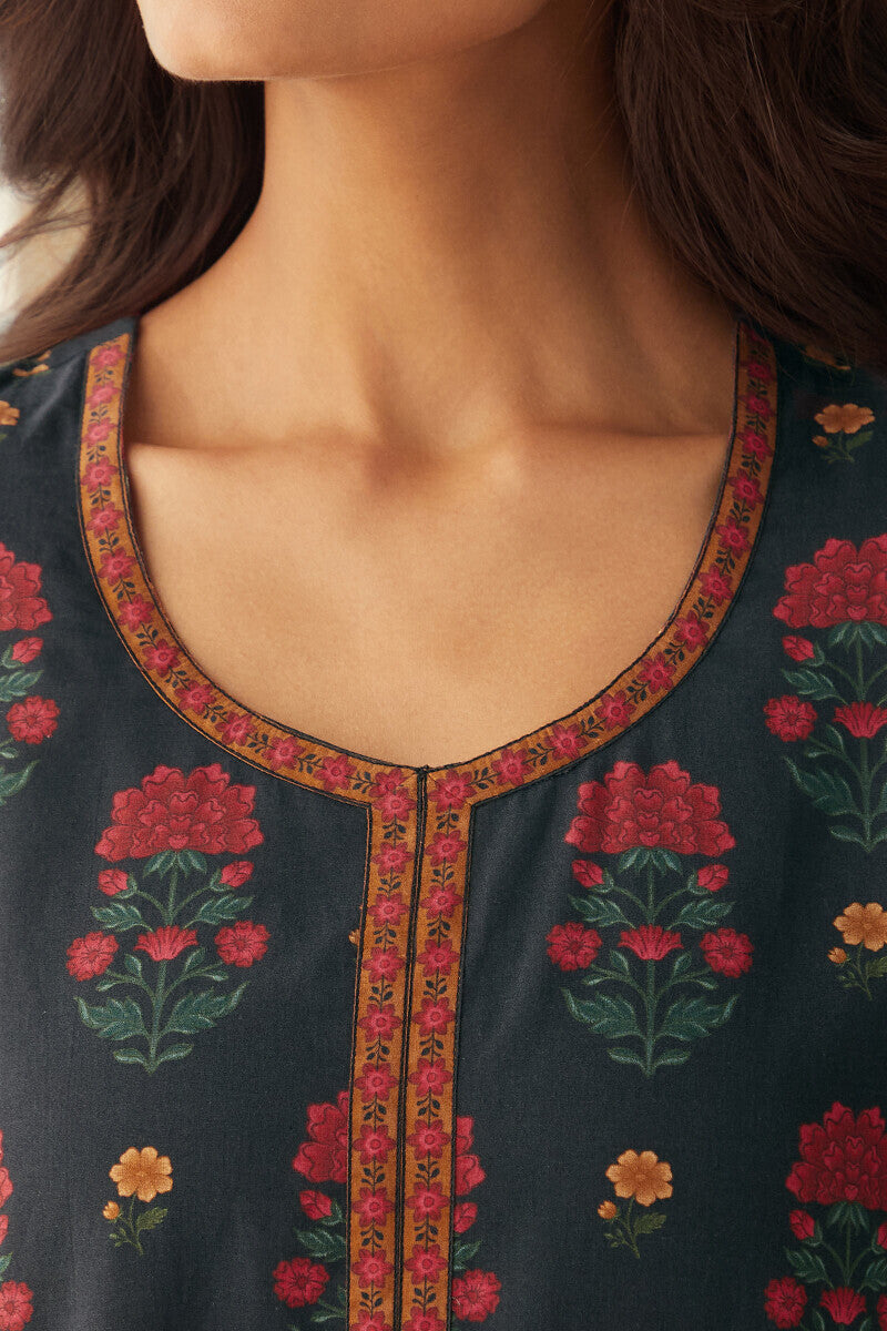 Mahnoor Zarina Kurta