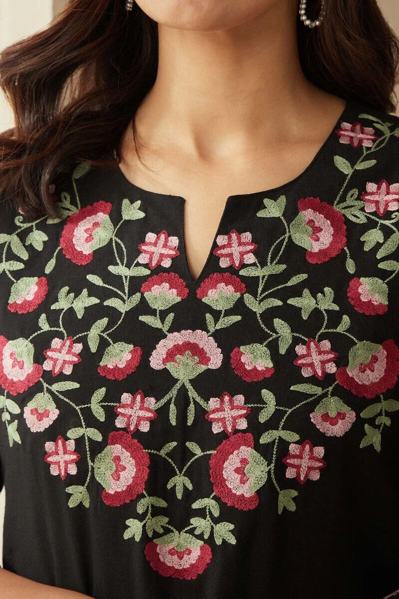 Surplus: Rosheen Nazneen Kurta