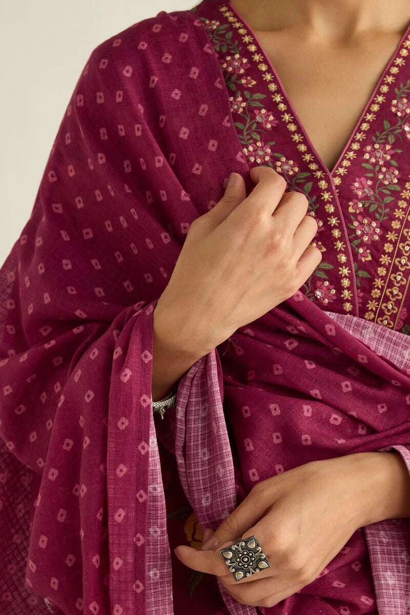 Surplus: Mahnoor Mahira Dupatta