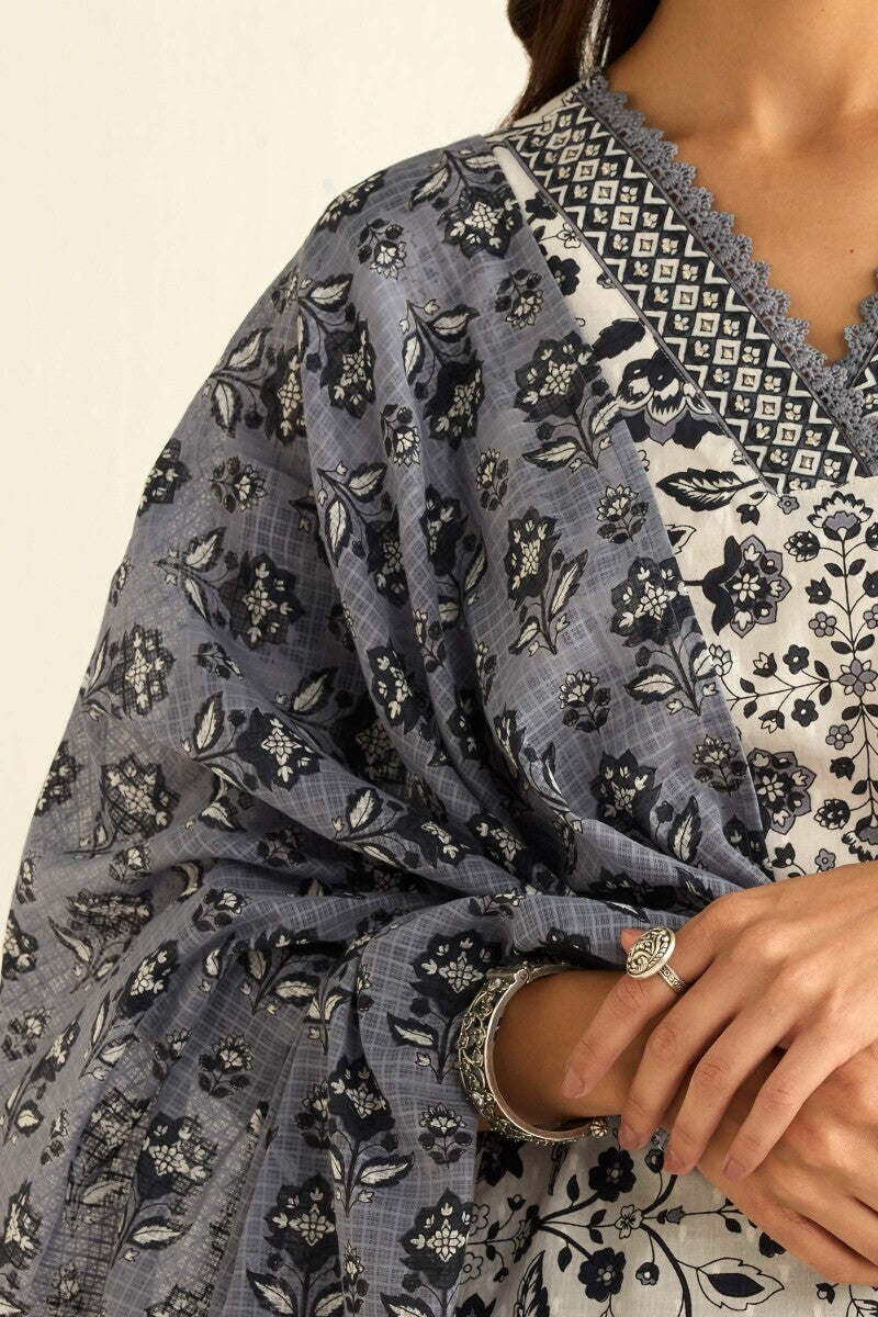 Gulraiz Aafreen Kota Dupatta