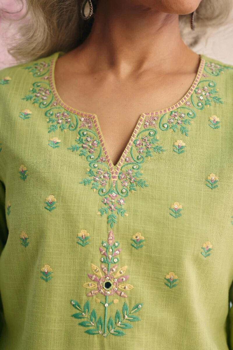 Surplus: Mehraab Mehr Kurta