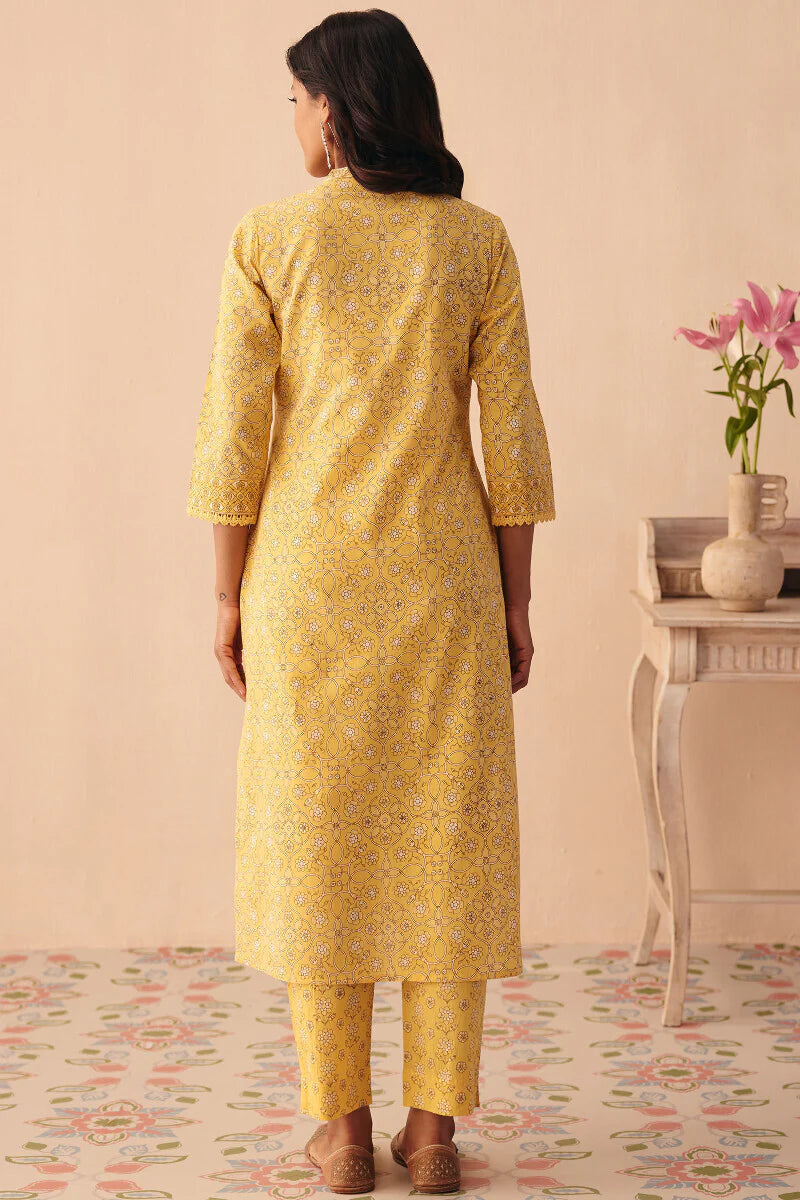 Surplus: Gulraiz Rehmat Sanganeri Kurta