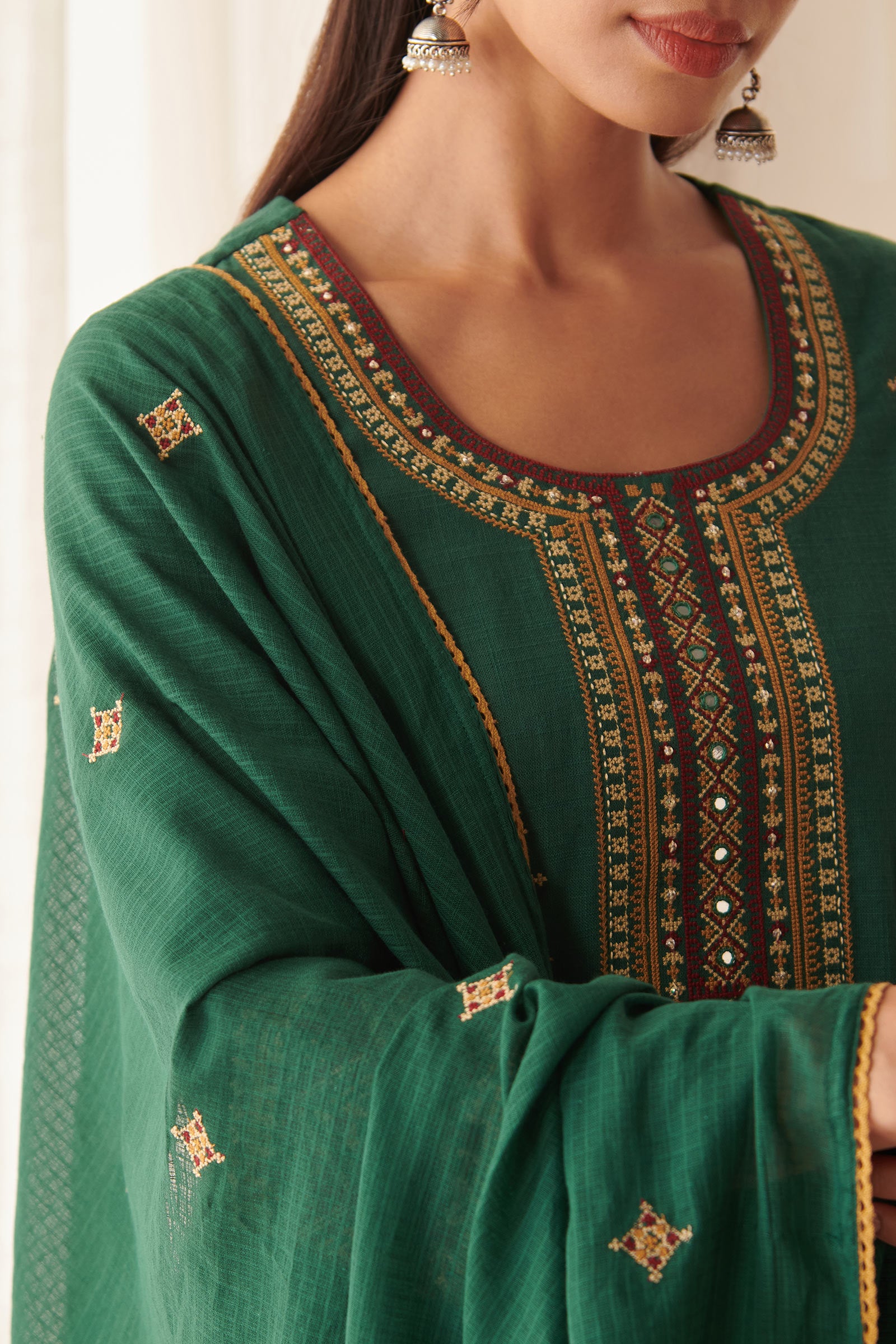 Surplus: Mehraab Mira Green Dupatta