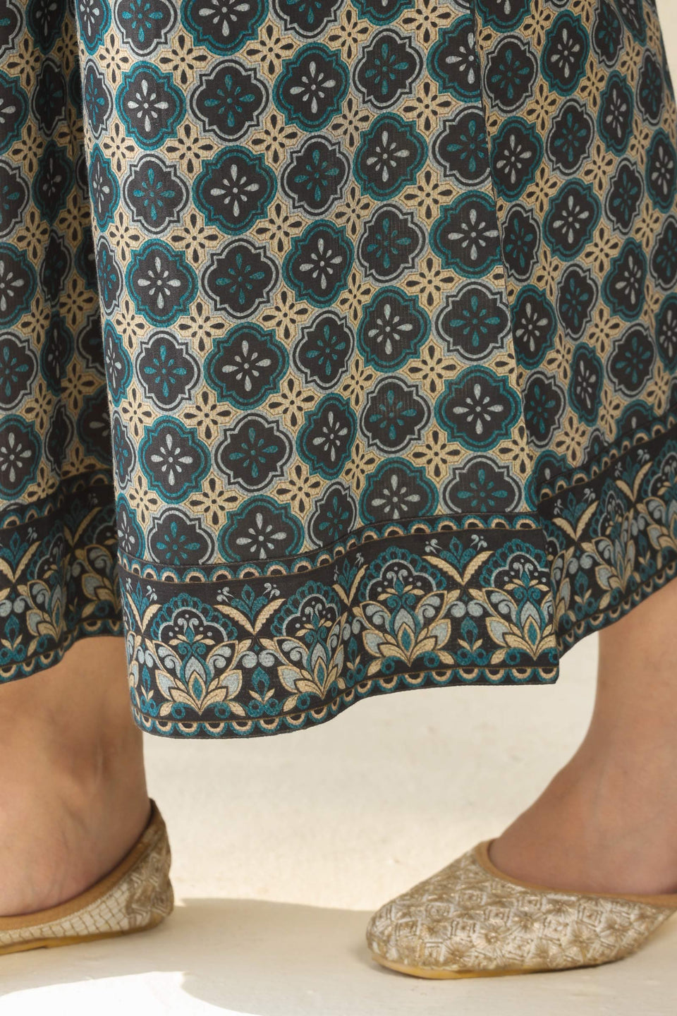 Surplus: Rangrez Rabiya Palazzo