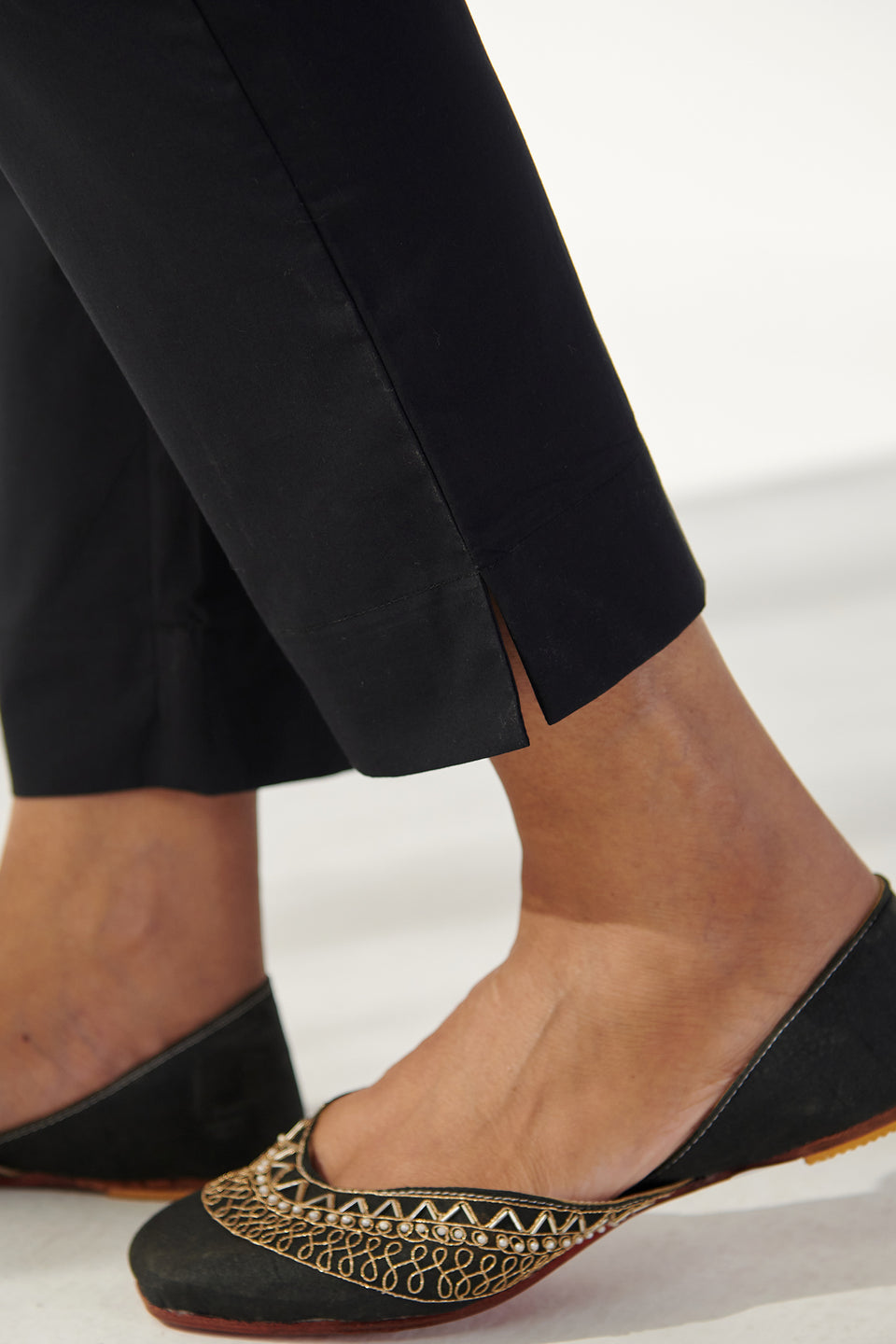 Roza Zeinab Black Narrow Pants