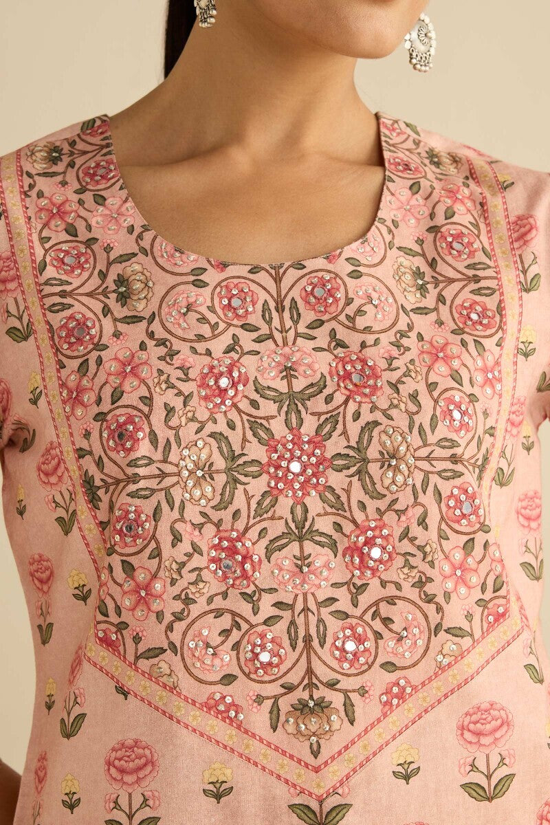 Gulraiz Farhat Kurta