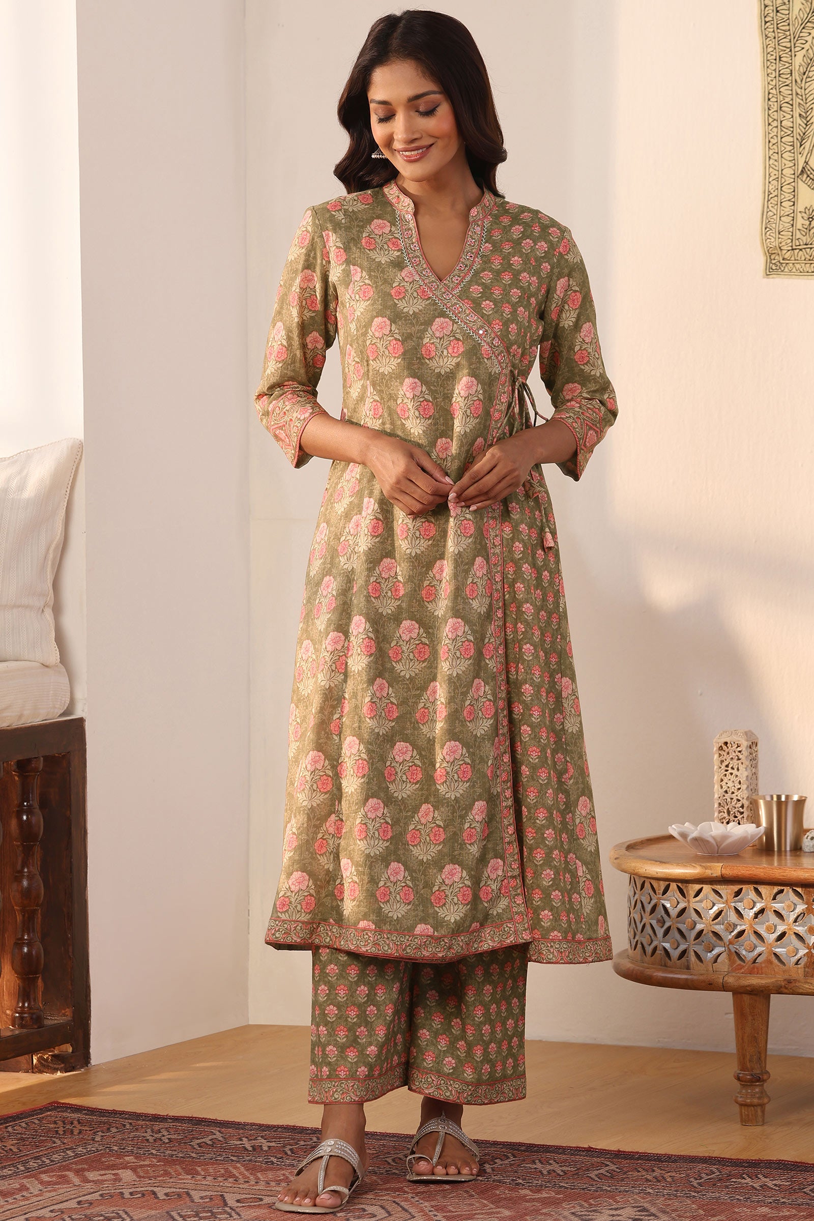 Gauhar Aaira Kurta