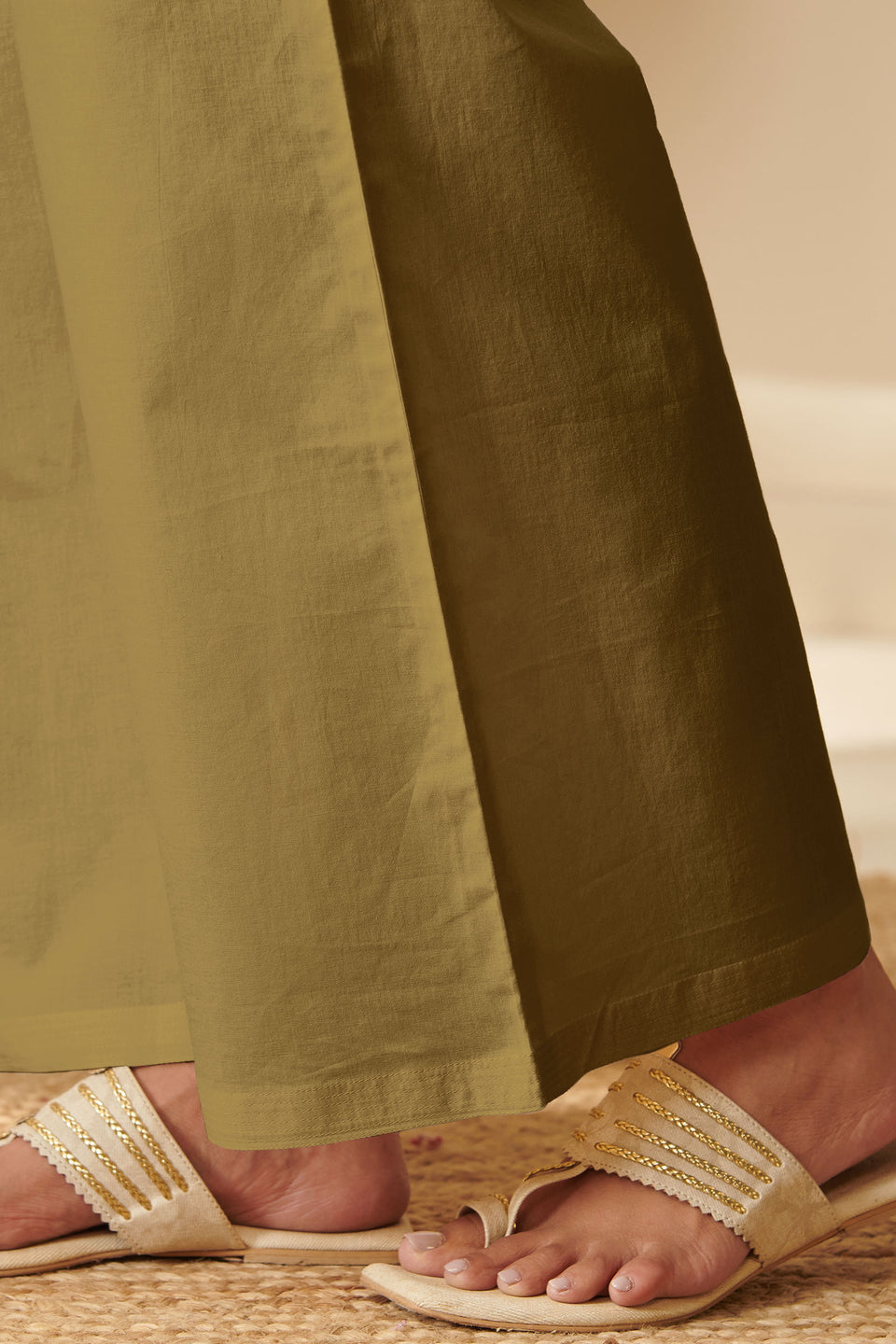 Roza Zoya Olive Green Farsi