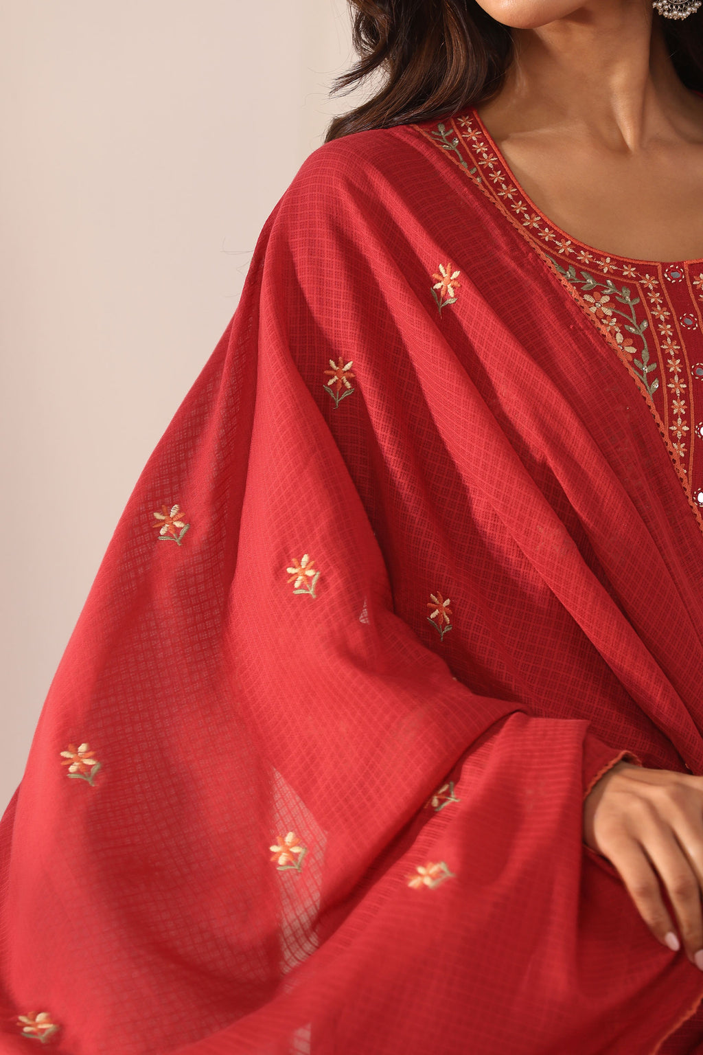 Mehraab Sabeen Red Dupatta