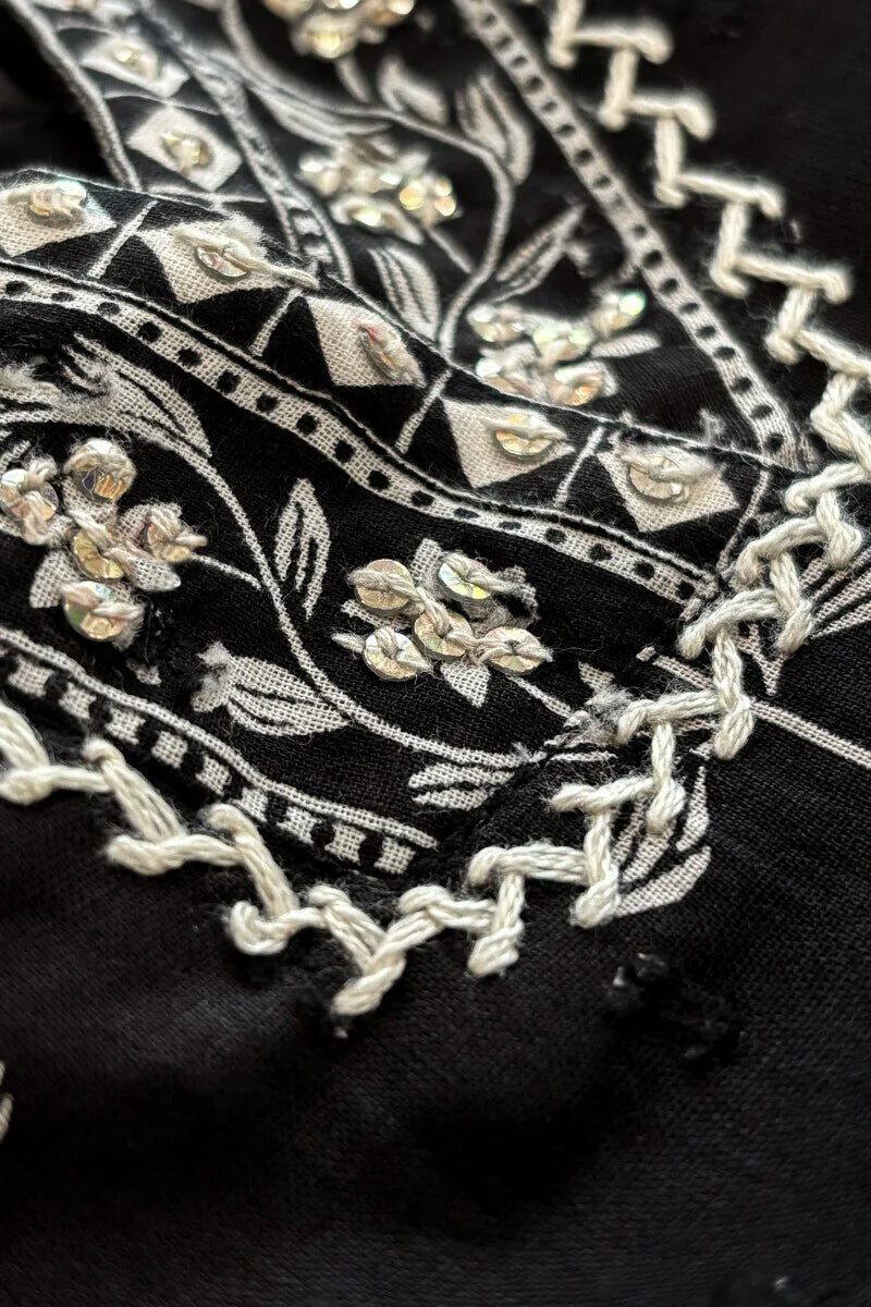 Surplus: Mumtaz Naisa Kurta