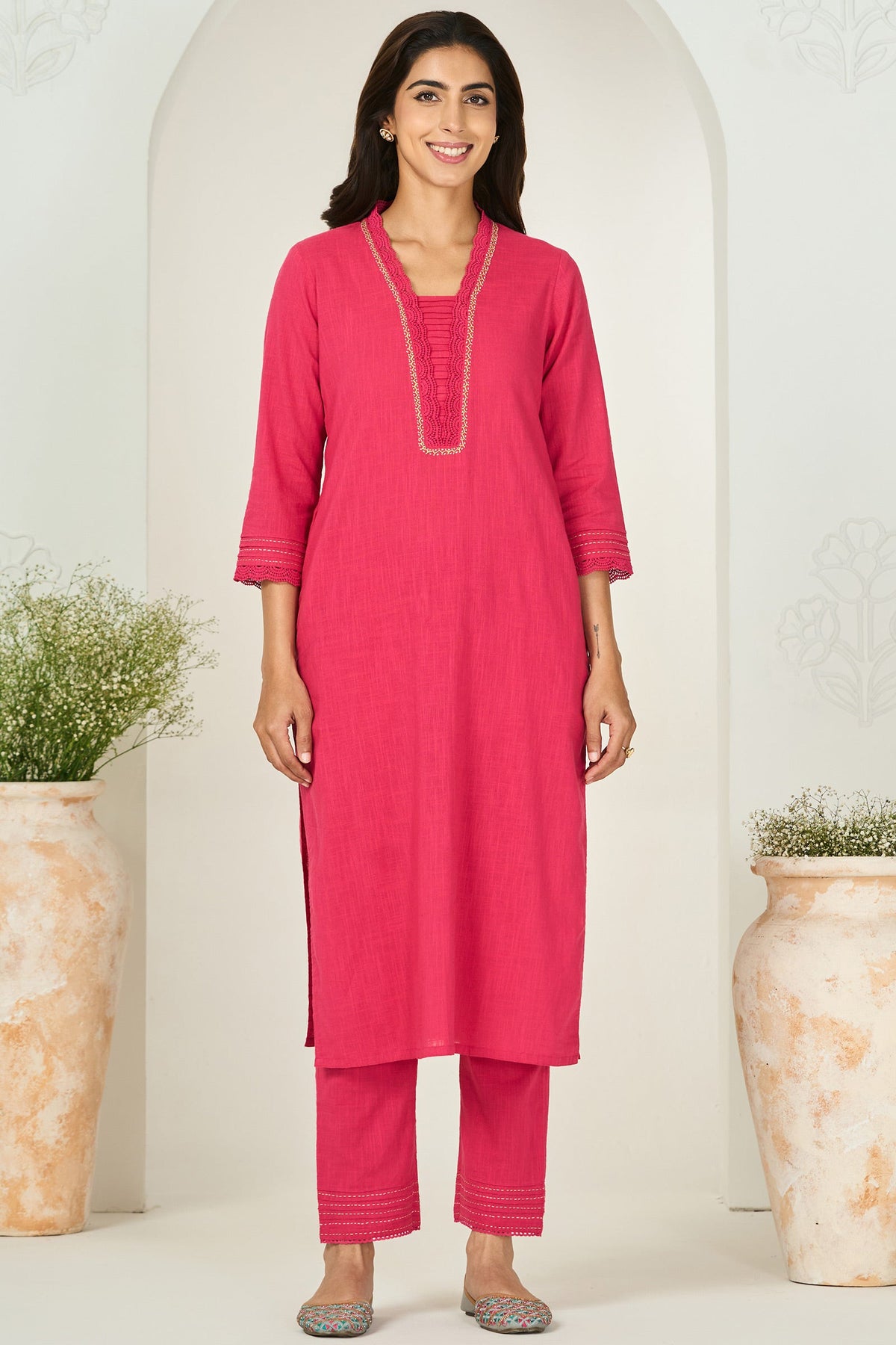 Surplus: Roza Mira Fuchsia Kurta