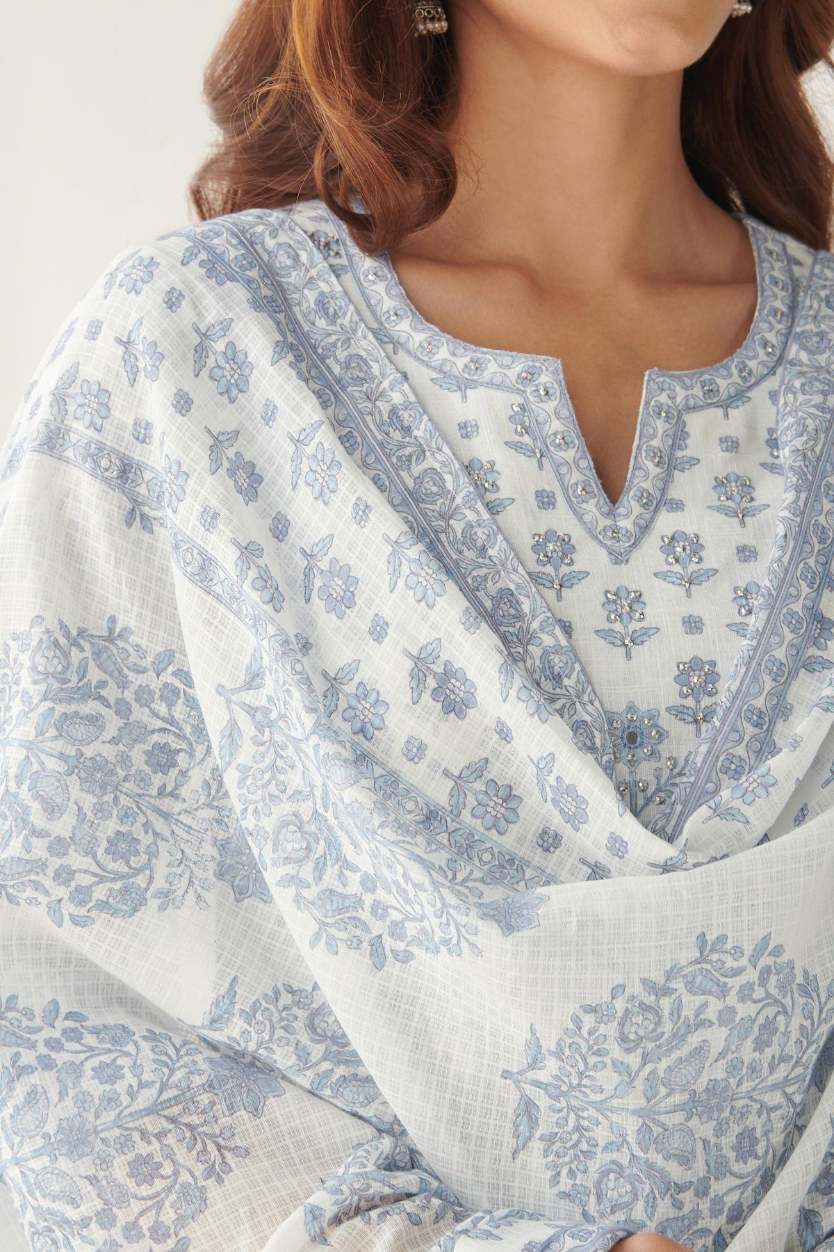Neelofar Afra Dupatta