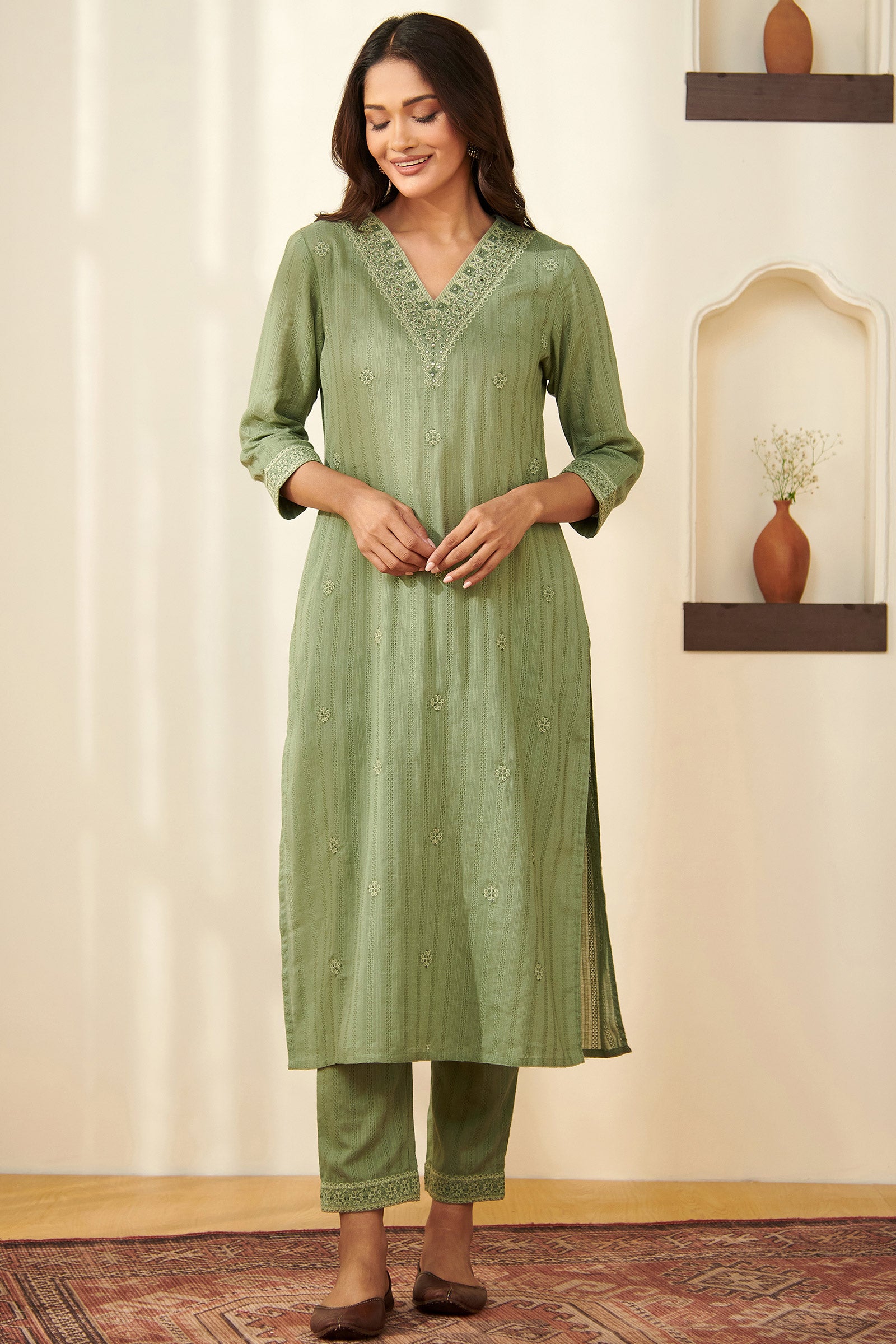 Surplus: Mehraab Falak Green Kurta