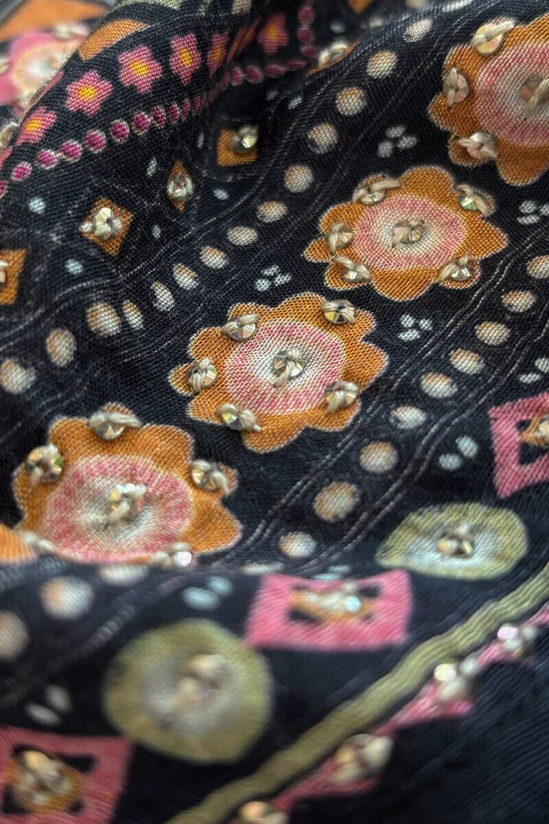 Surplus: Mehrunissa Saira Kurta